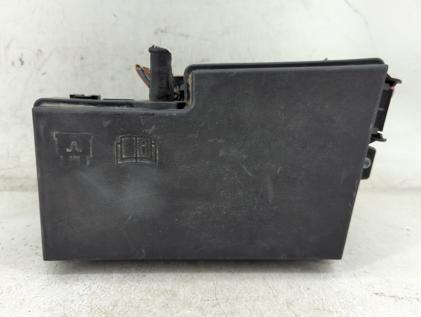 2018 Ford Escape Fusebox Fuse Box Panel Relay Module P/N:GJ7T-14A076-BA 19648 000 001, 21090 000 001 Fits OEM Used Auto Part