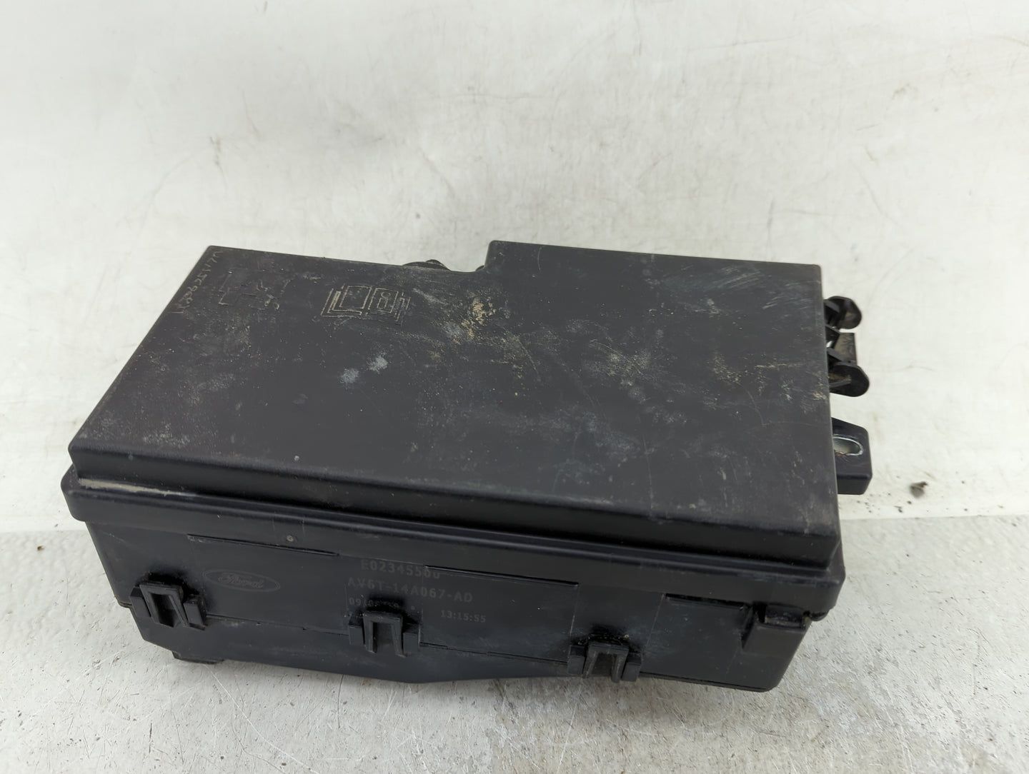 2018 Ford Escape Fusebox Fuse Box Panel Relay Module P/N:E02345500 AV6T-14A067-AD Fits OEM Used Auto Parts - Oemusedautopart