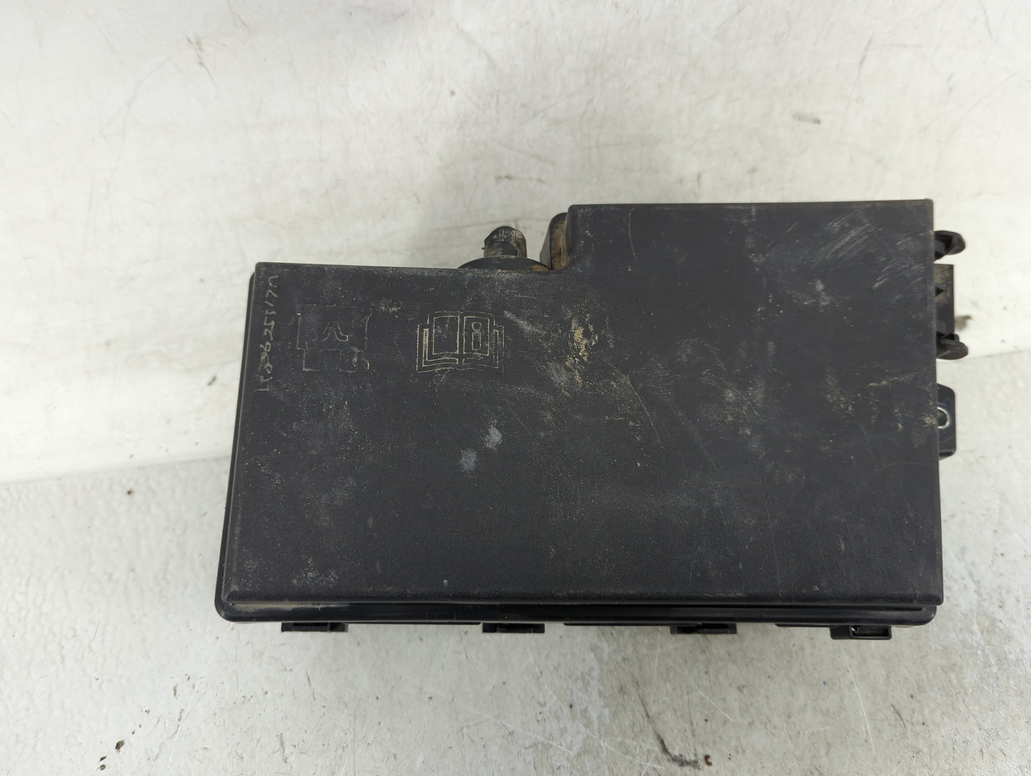 2018 Ford Escape Fusebox Fuse Box Panel Relay Module P/N:E02345500 AV6T-14A067-AD Fits OEM Used Auto Parts - Oemusedautopart