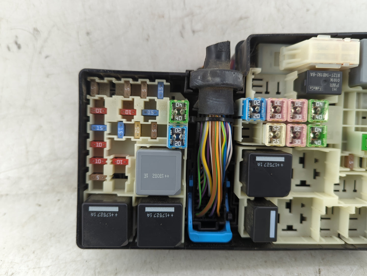 2018 Ford Escape Fusebox Fuse Box Panel Relay Module P/N:GJ7T-14A076-BA 19648 000 001, 21090 000 001 Fits OEM Used Auto Part