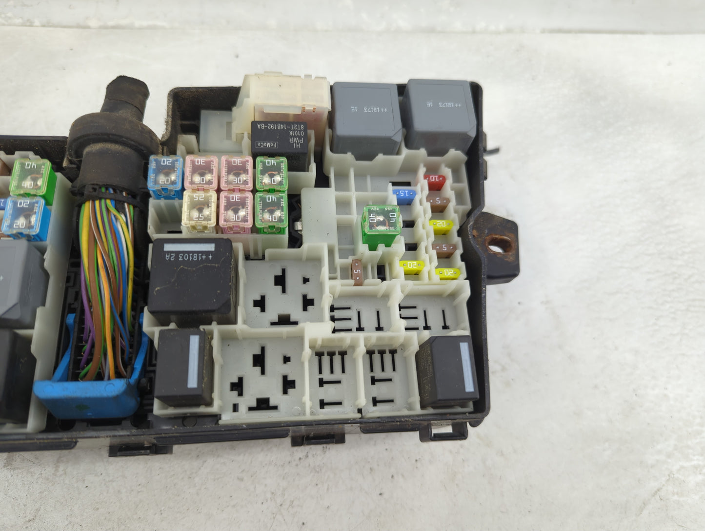 2018 Ford Escape Fusebox Fuse Box Panel Relay Module P/N:GJ7T-14A076-CA 19648 000 002, 21090 000 001 Fits OEM Used Auto Part