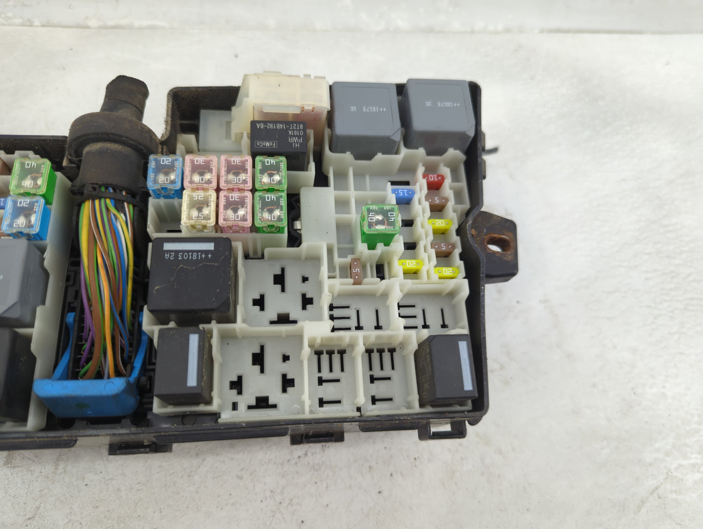 2018 Ford Escape Fusebox Fuse Box Panel Relay Module P/N:GJ7T-14A076-CA 19648 000 002, 21090 000 001 Fits OEM Used Auto Part