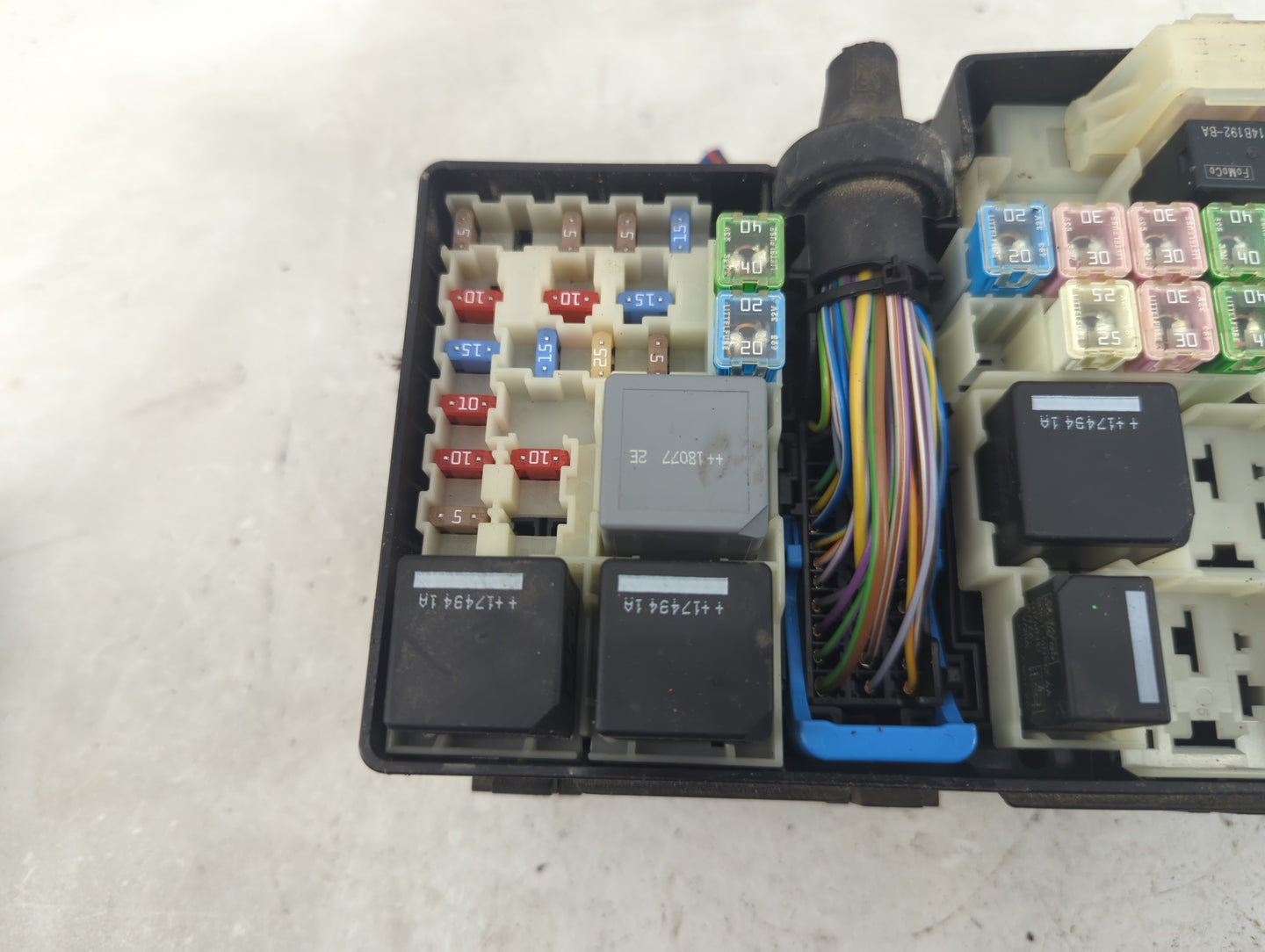 2018 Ford Escape Fusebox Fuse Box Panel Relay Module P/N:E00027328 AV6T-14A142-AB Fits OEM Used Auto Parts - Oemusedautopart