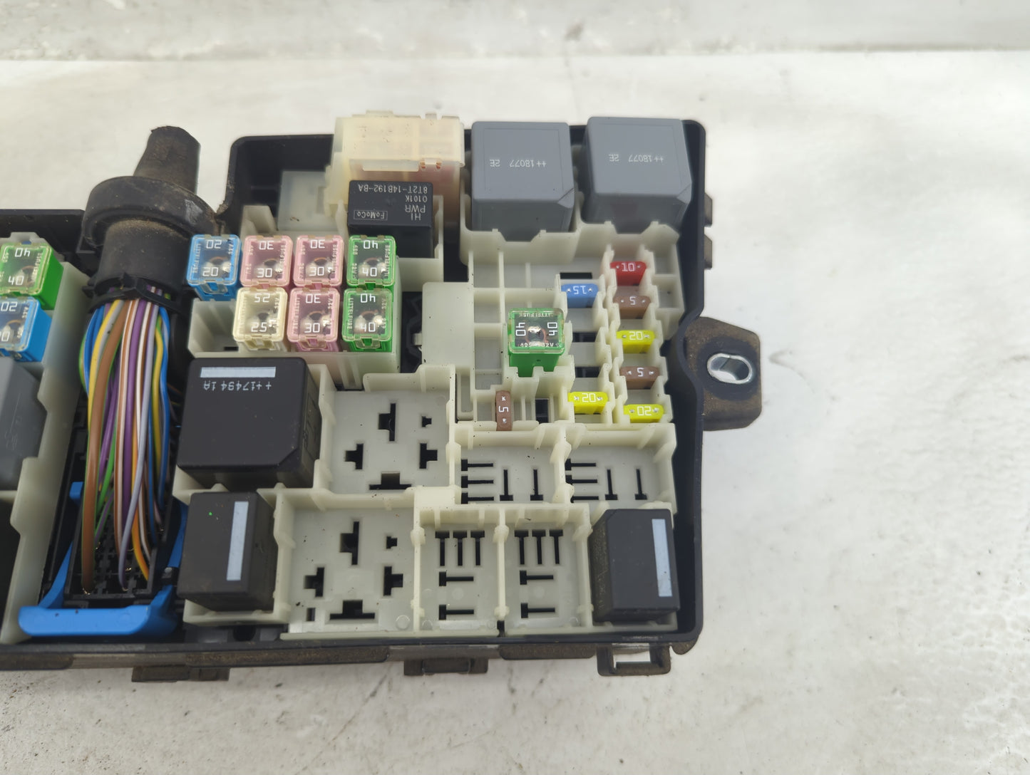 2018 Ford Escape Fusebox Fuse Box Panel Relay Module P/N:E00027328 AV6T-14A142-AB Fits OEM Used Auto Parts - Oemusedautopart