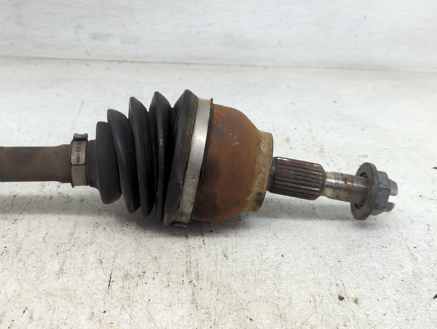 2013-2019 Ford Escape Axle Shaft Front Driver Cv C/v - Oemusedautoparts1.com