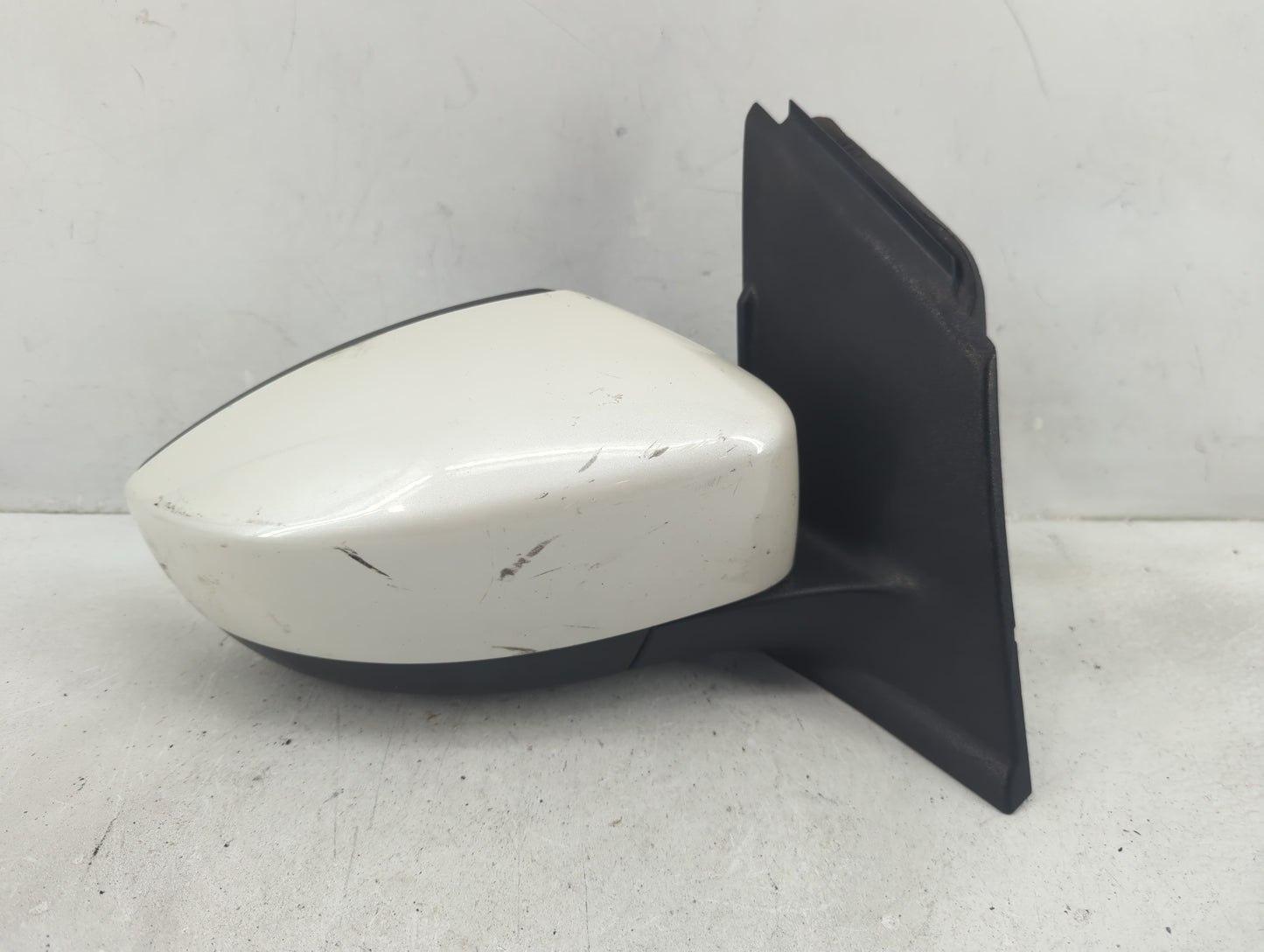2017-2019 Ford Escape Passenger Side View Mirror - Right Door Mirror OEM Used - Oemusedautoparts1.com
