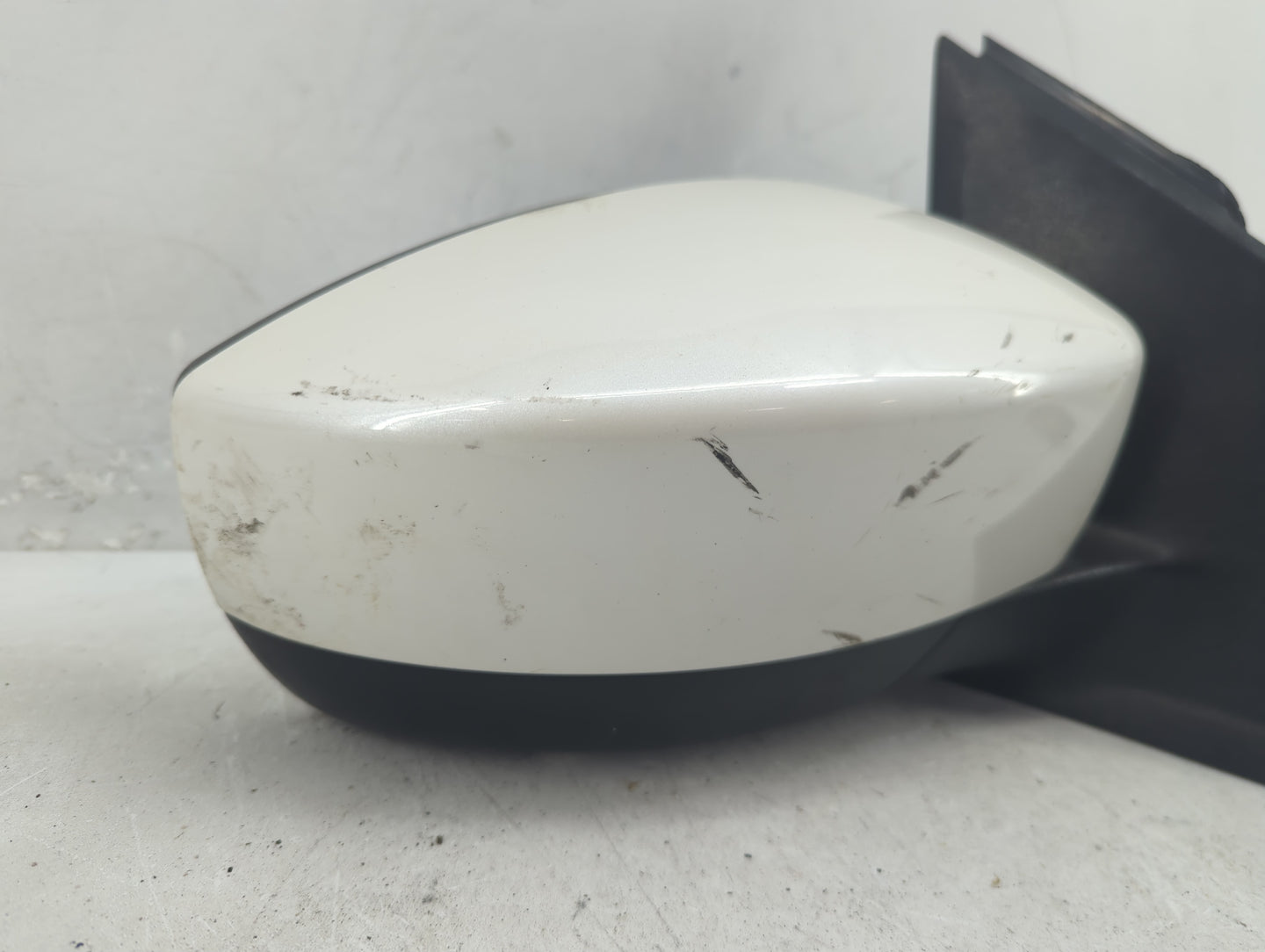 2017-2019 Ford Escape Passenger Side View Mirror - Right Door Mirror OEM Used - Oemusedautoparts1.com