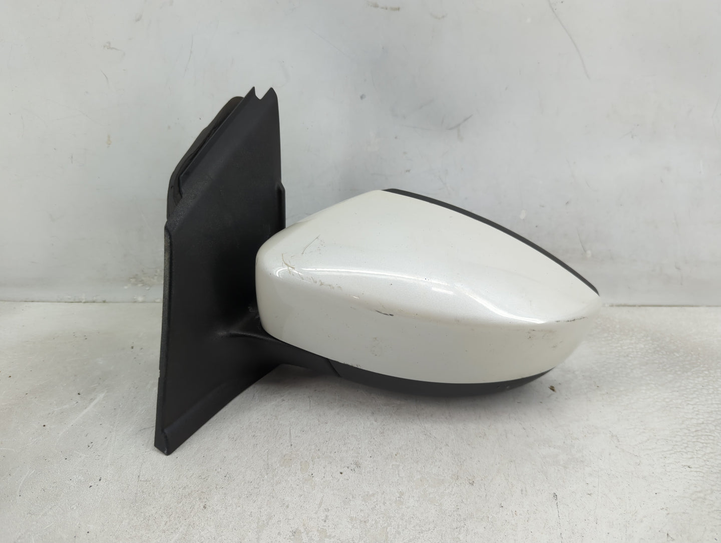 2017-2019 Ford Escape Driver Side View Mirror - Left Door Mirror OEM Used - Oemusedautoparts1.com