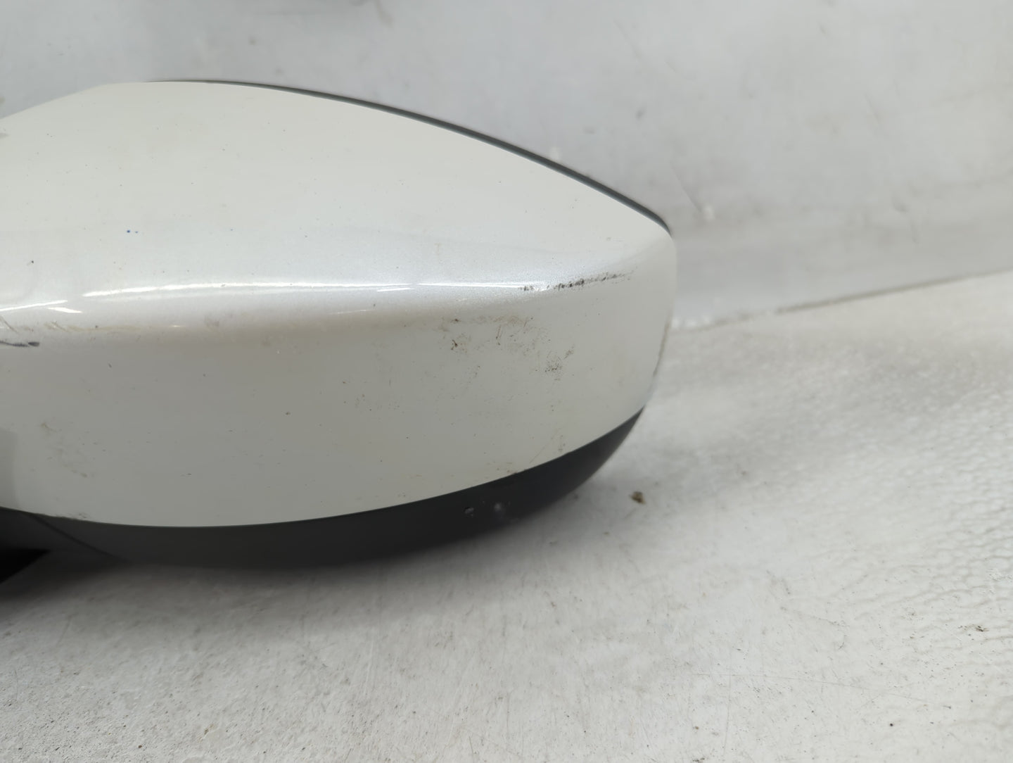 2017-2019 Ford Escape Driver Side View Mirror - Left Door Mirror OEM Used - Oemusedautoparts1.com