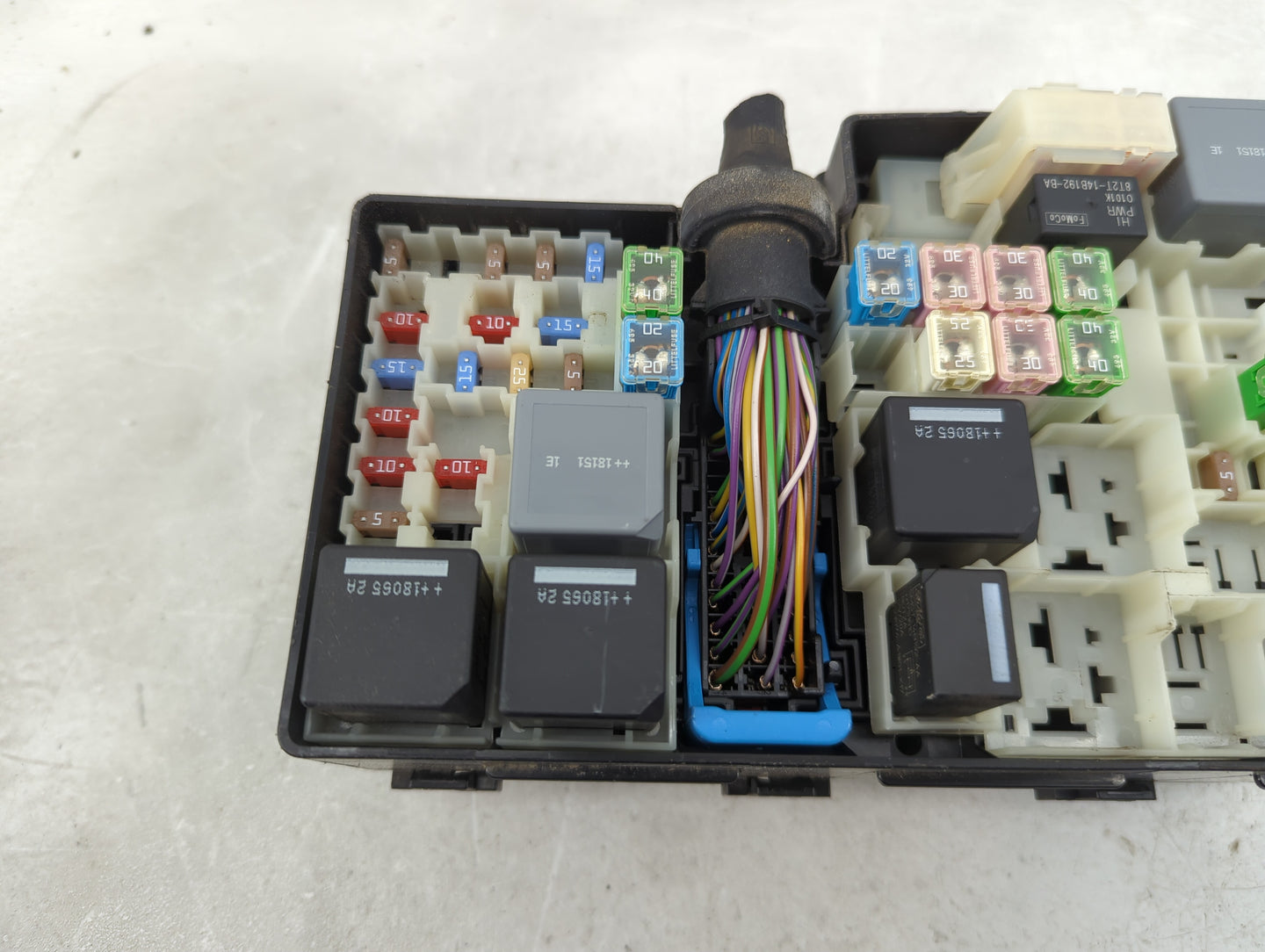 2018 Ford Escape Fusebox Fuse Box Panel Relay Module P/N:GJ7T-14076-BA 19646 000 001, 21090 000 001 Fits OEM Used Auto Parts