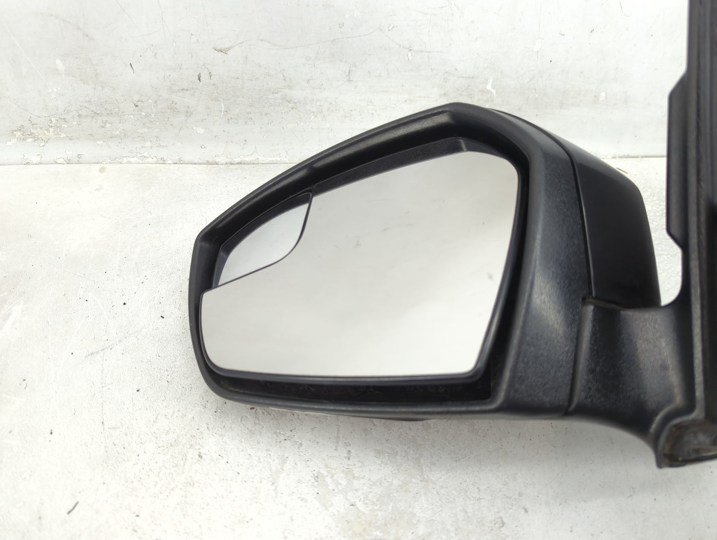 2017-2019 Ford Escape Driver Side View Mirror - Left Door Mirror OEM Used - Oemusedautoparts1.com