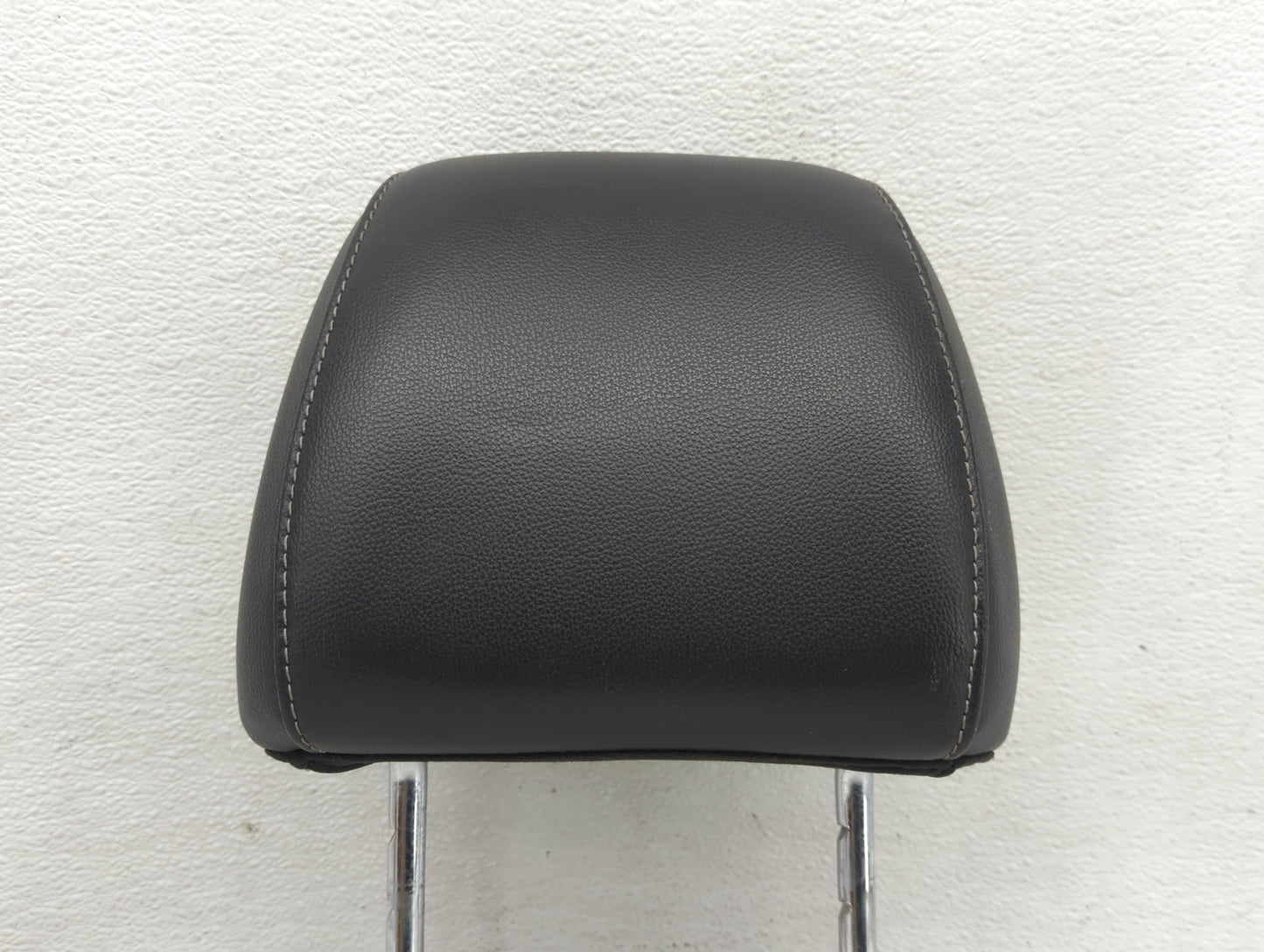 2016-2019 Ford Escape Headrest Head Rest Front Driver Passenger Seat - Oemusedautoparts1.com