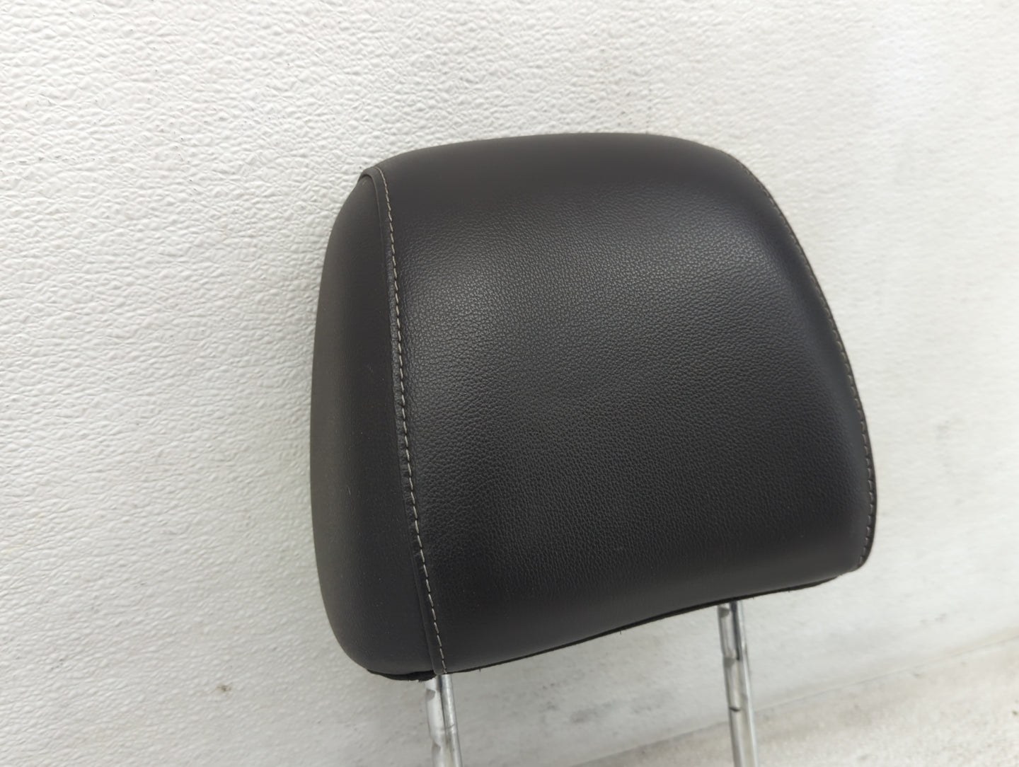 2016-2019 Ford Escape Headrest Head Rest Front Driver Passenger Seat - Oemusedautoparts1.com