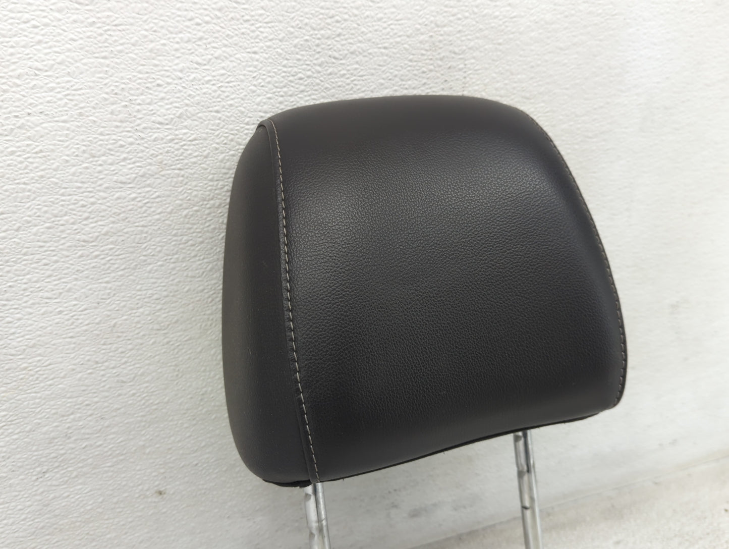 2016-2019 Ford Escape Headrest Head Rest Front Driver Passenger Seat - Oemusedautoparts1.com