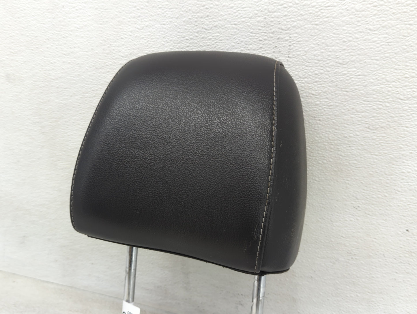 2016-2019 Ford Escape Headrest Head Rest Front Driver Passenger Seat - Oemusedautoparts1.com