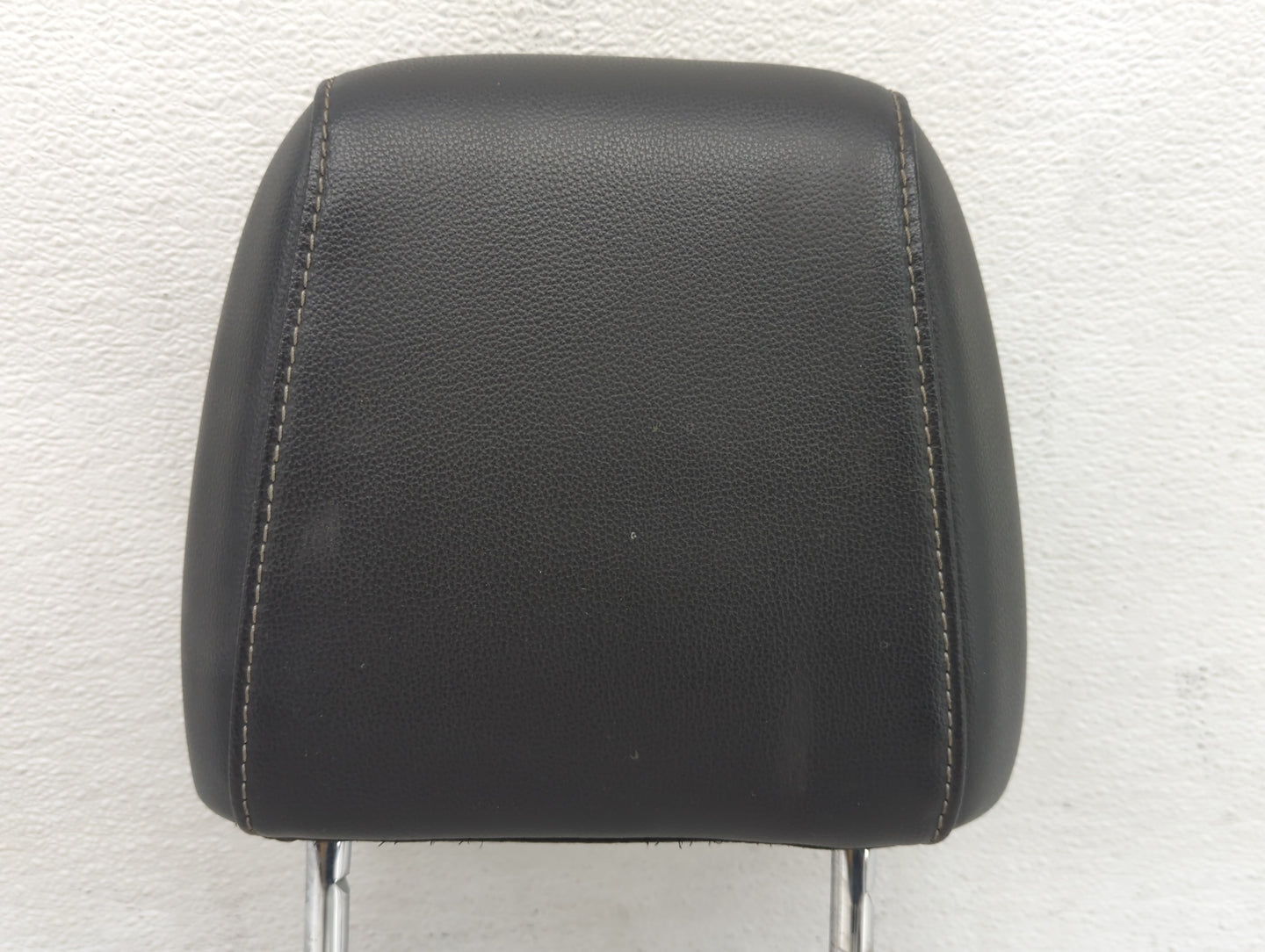 2016-2019 Ford Escape Headrest Head Rest Front Driver Passenger Seat - Oemusedautoparts1.com