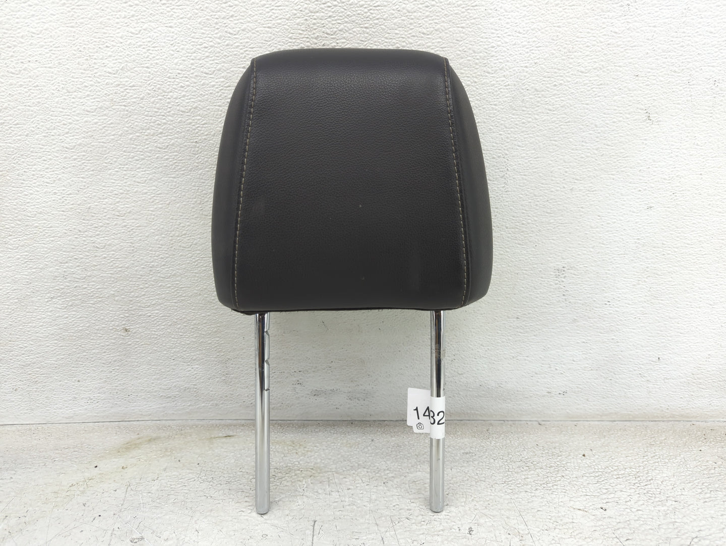 2016-2019 Ford Escape Headrest Head Rest Front Driver Passenger Seat - Oemusedautoparts1.com