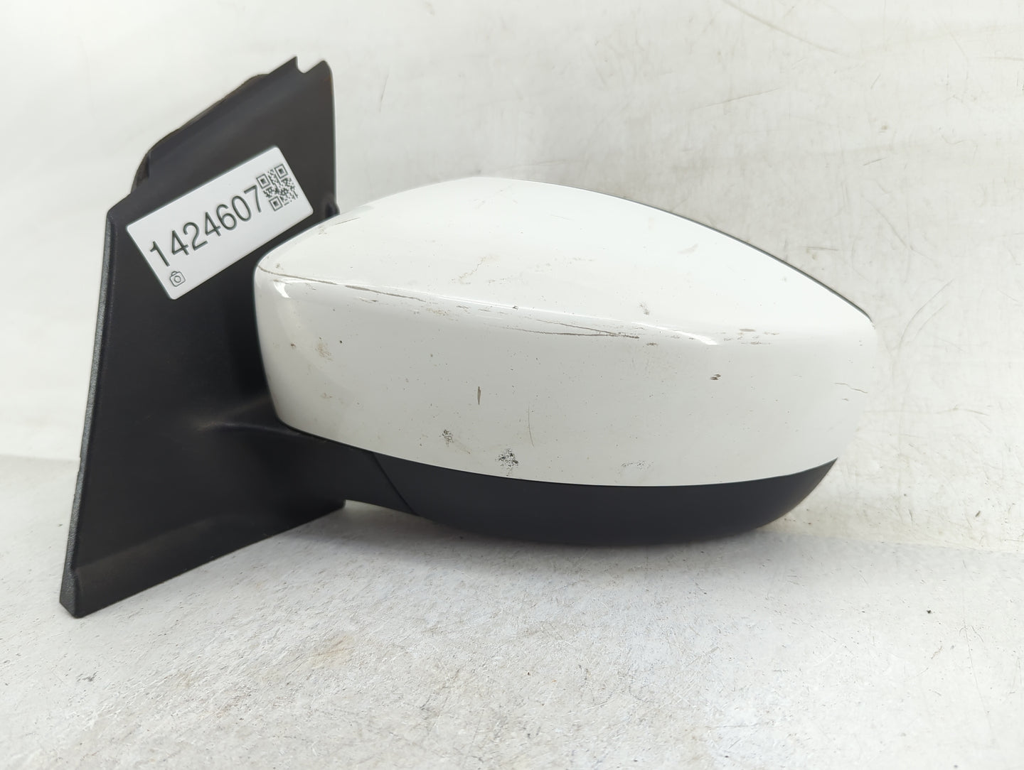 2017-2019 Ford Escape Driver Side View Mirror - Left Door Mirror OEM Used - Oemusedautoparts1.com