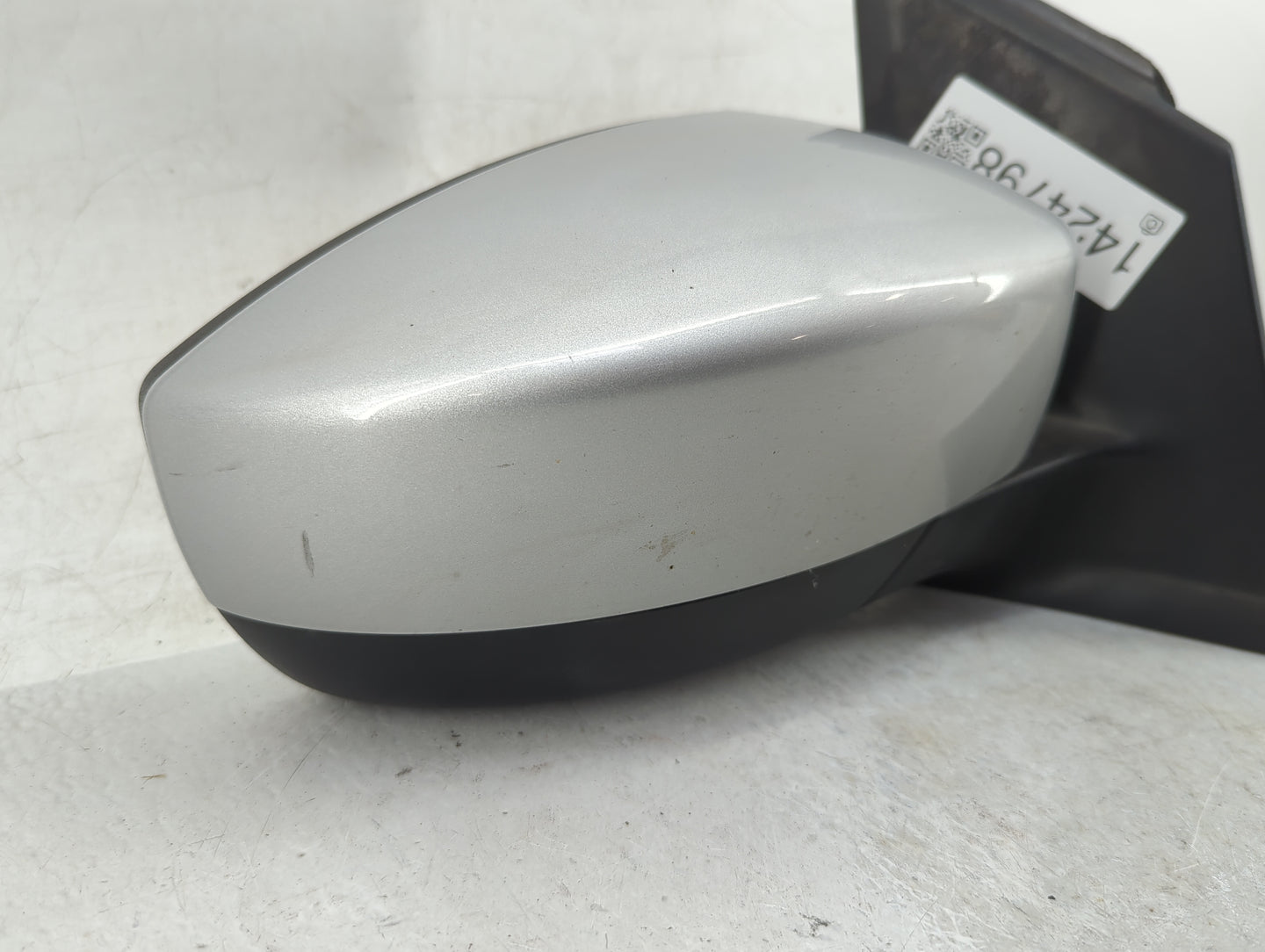 2017-2019 Ford Escape Passenger Side View Mirror - Right Door Mirror OEM Used - Oemusedautoparts1.com