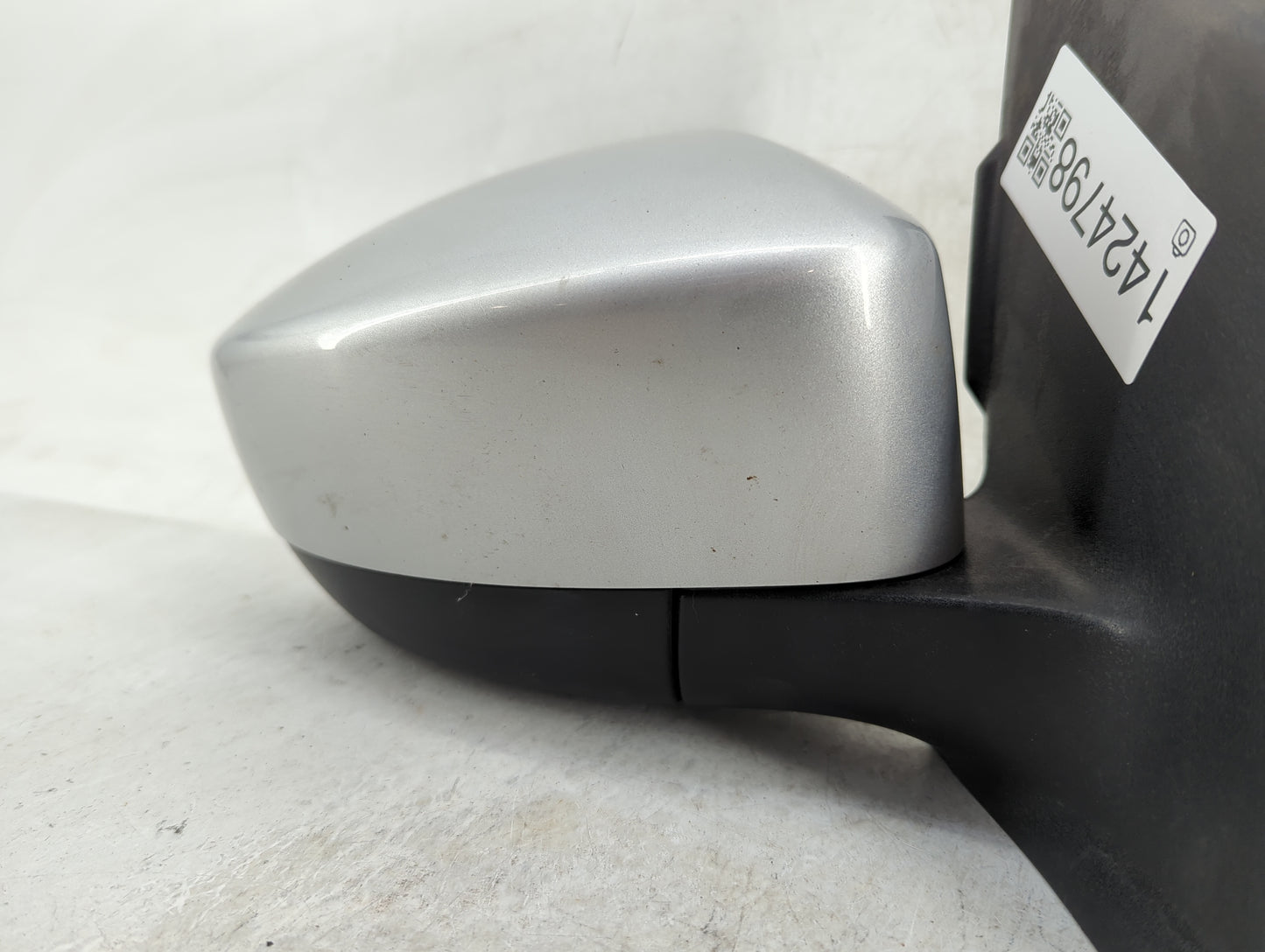 2017-2019 Ford Escape Passenger Side View Mirror - Right Door Mirror OEM Used - Oemusedautoparts1.com