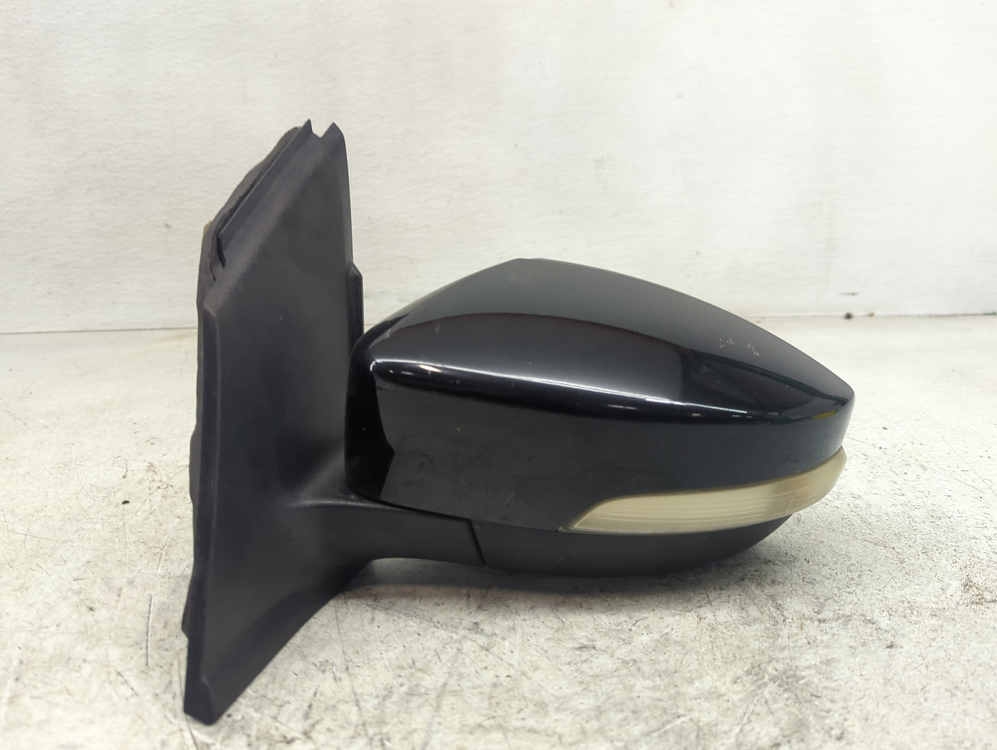 2017-2019 Ford Escape Driver Side View Mirror - Left Door Mirror OEM Used - Oemusedautoparts1.com