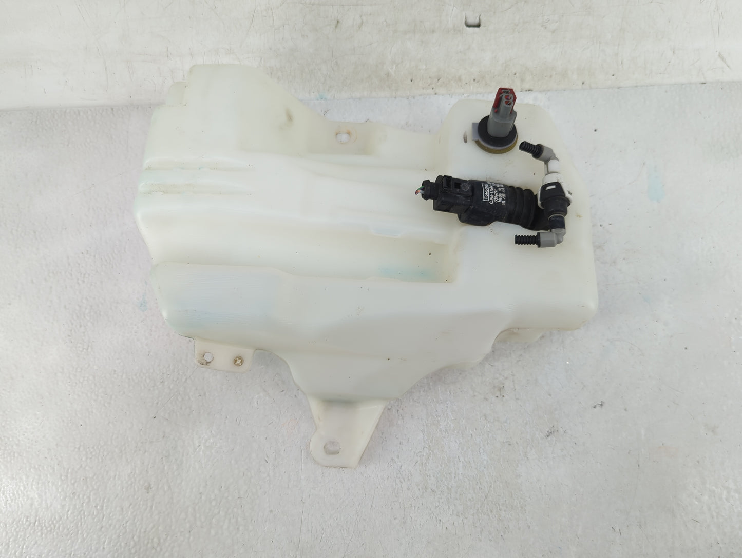 2015-2019 Ford Escape Windshield Washer Fluid Reservoir Bottle Oem - Oemusedautoparts1.com