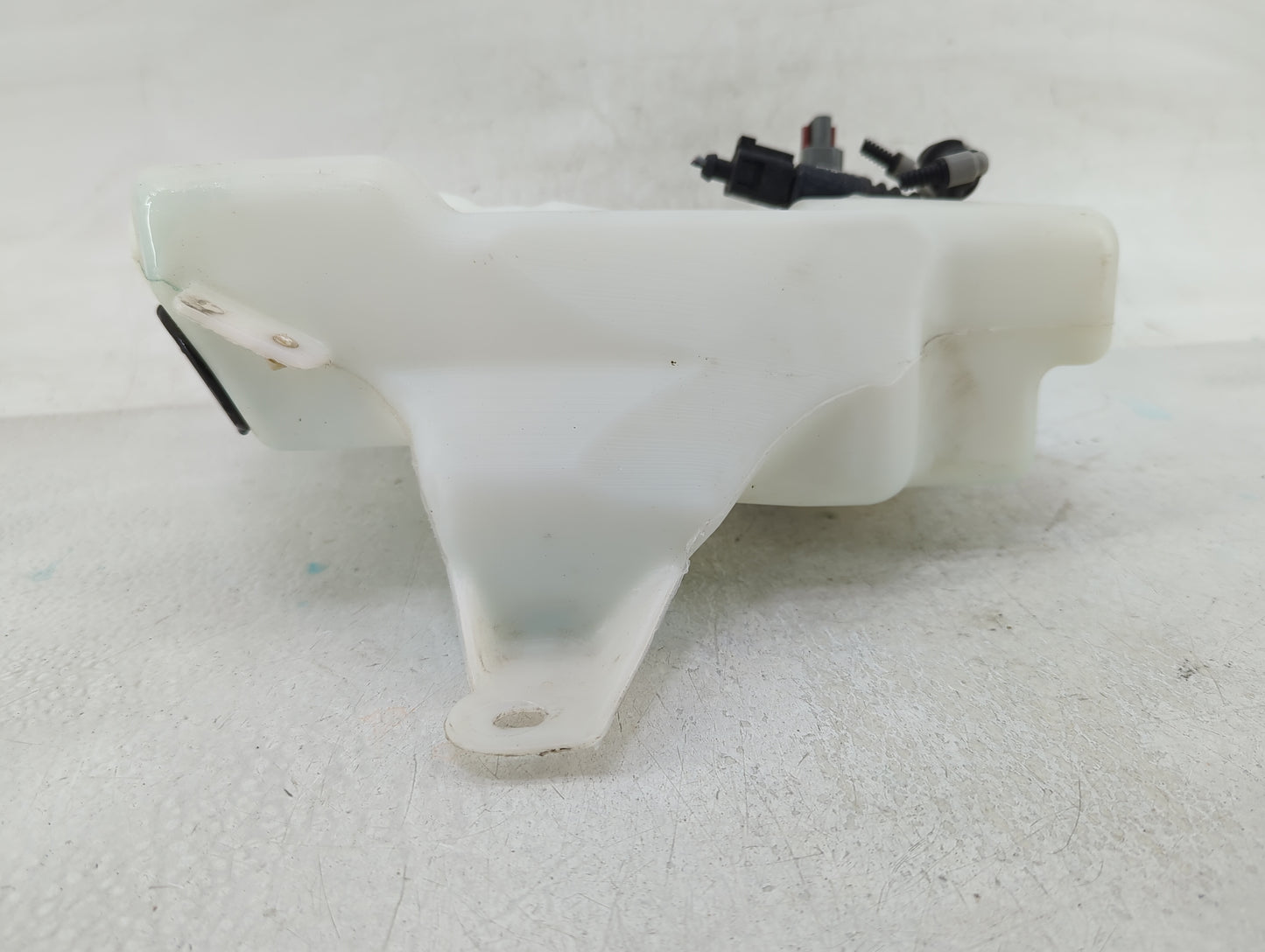 2015-2019 Ford Escape Windshield Washer Fluid Reservoir Bottle Oem - Oemusedautoparts1.com