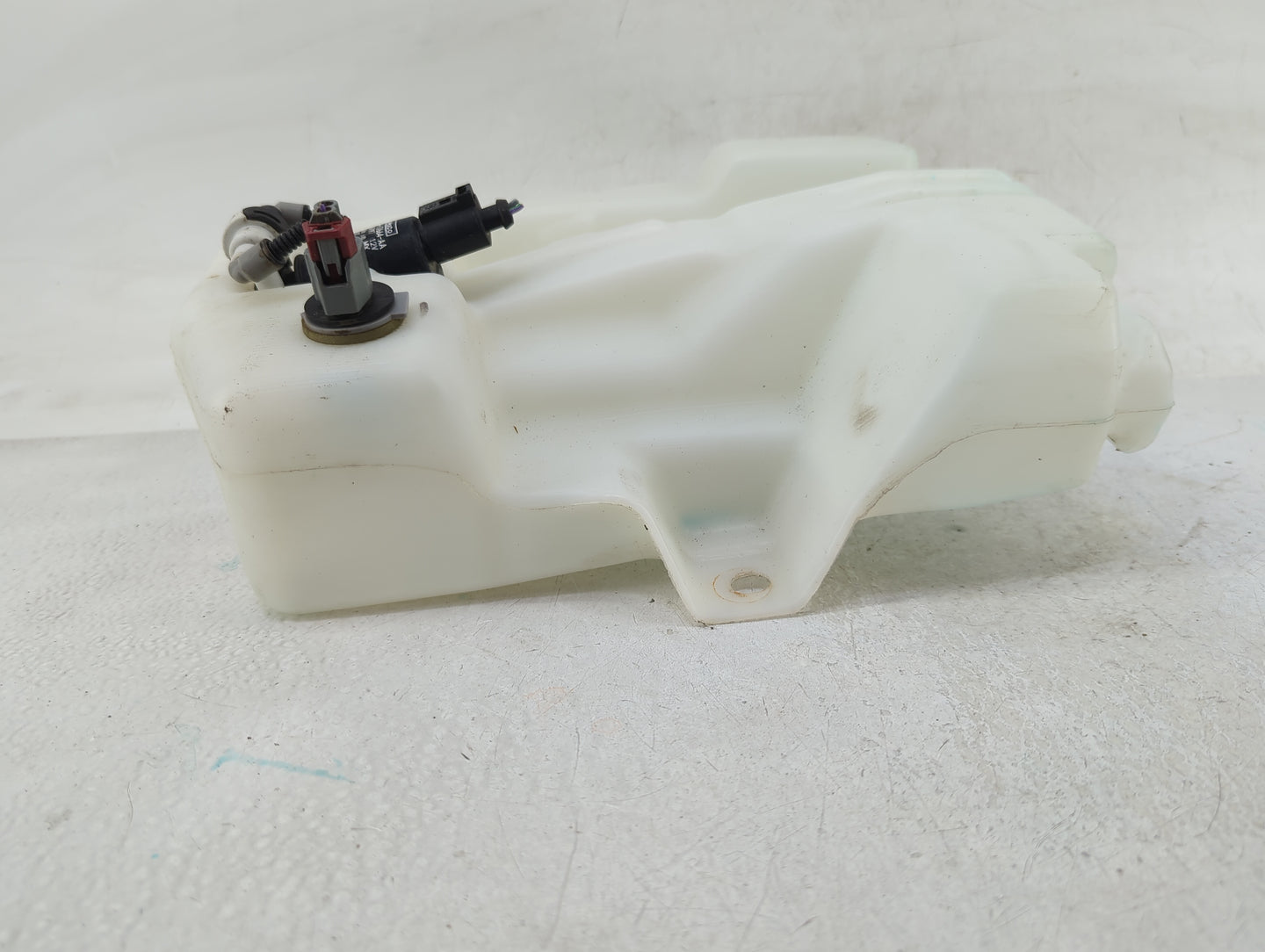 2015-2019 Ford Escape Windshield Washer Fluid Reservoir Bottle Oem - Oemusedautoparts1.com