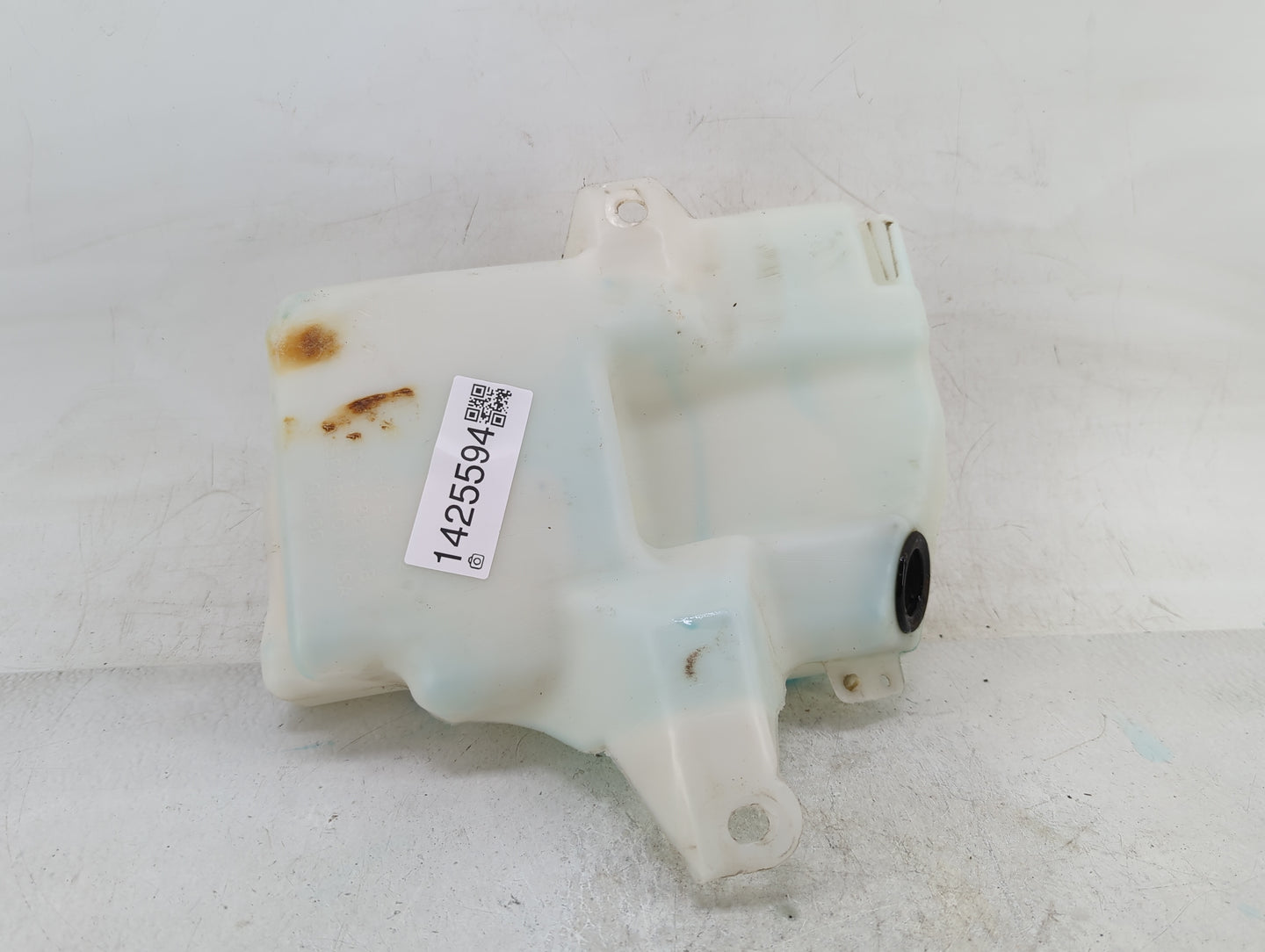 2015-2019 Ford Escape Windshield Washer Fluid Reservoir Bottle Oem - Oemusedautoparts1.com