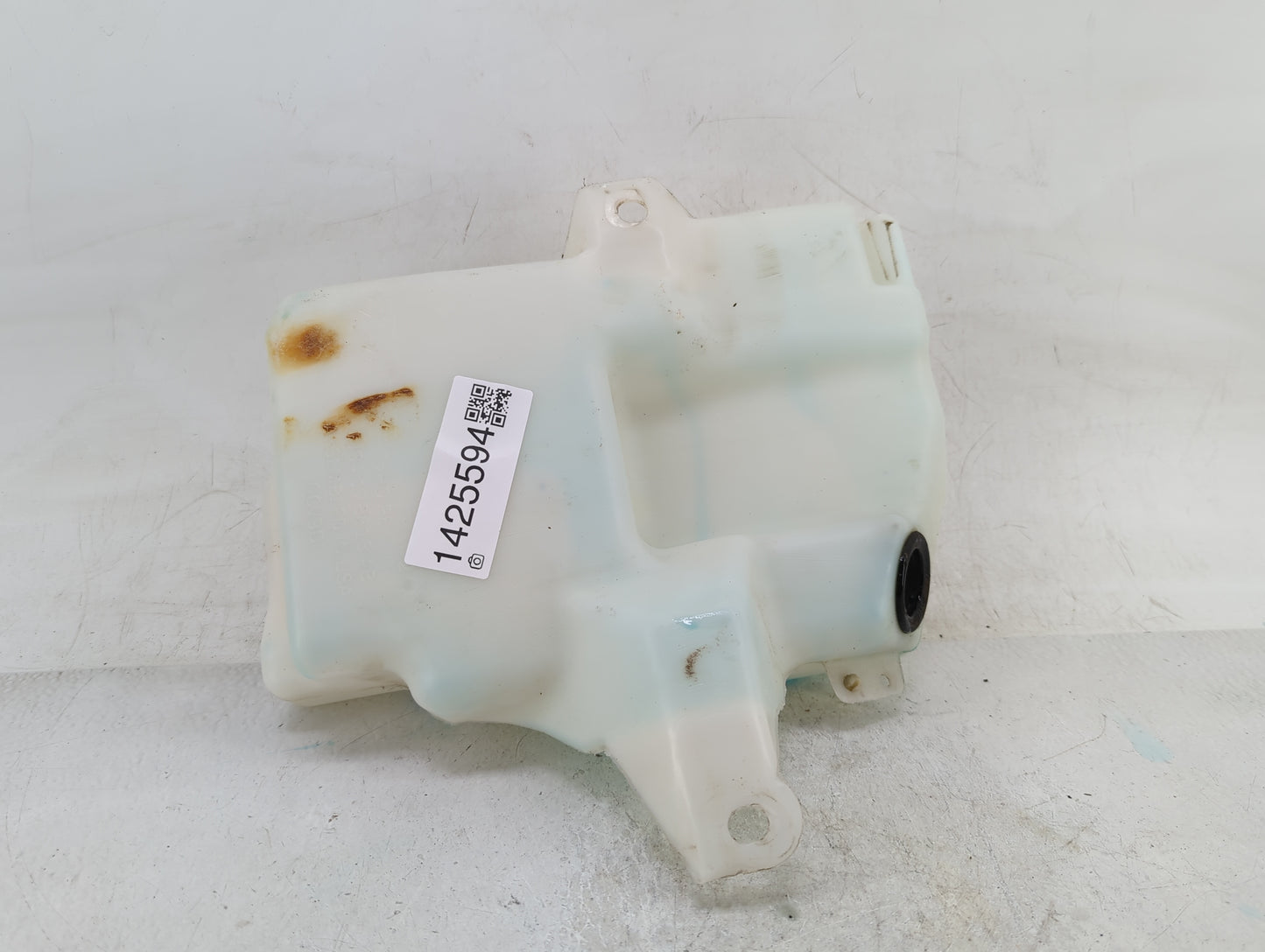 2015-2019 Ford Escape Windshield Washer Fluid Reservoir Bottle Oem - Oemusedautoparts1.com