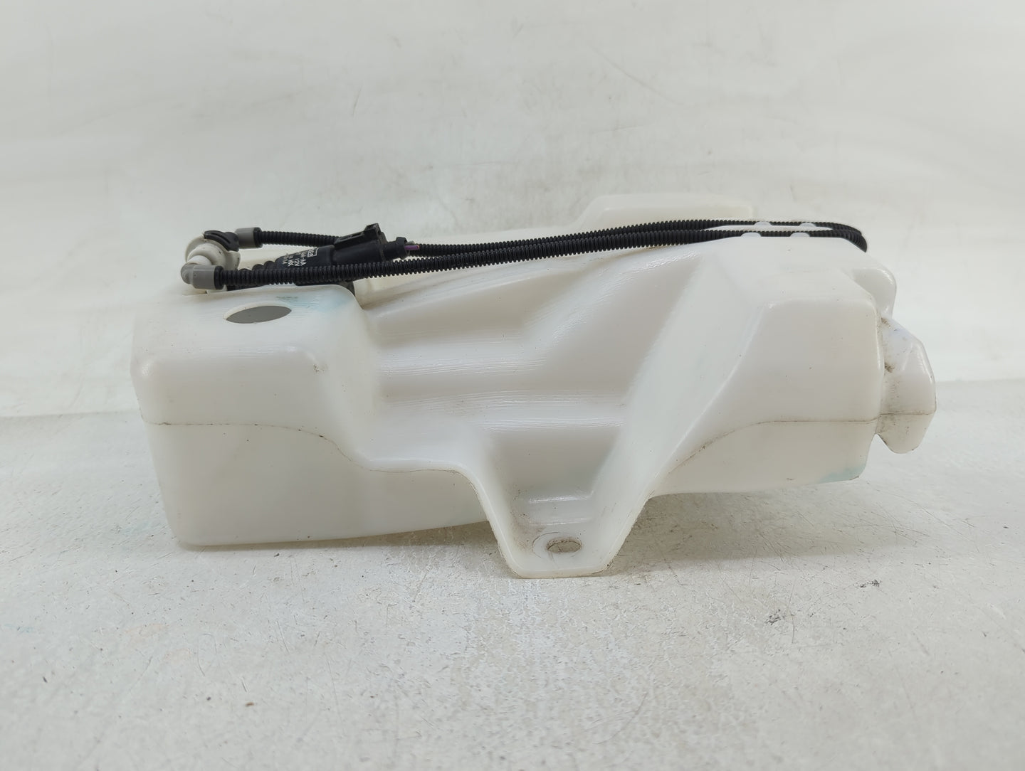2015-2019 Ford Escape Windshield Washer Fluid Reservoir Bottle Oem - Oemusedautoparts1.com