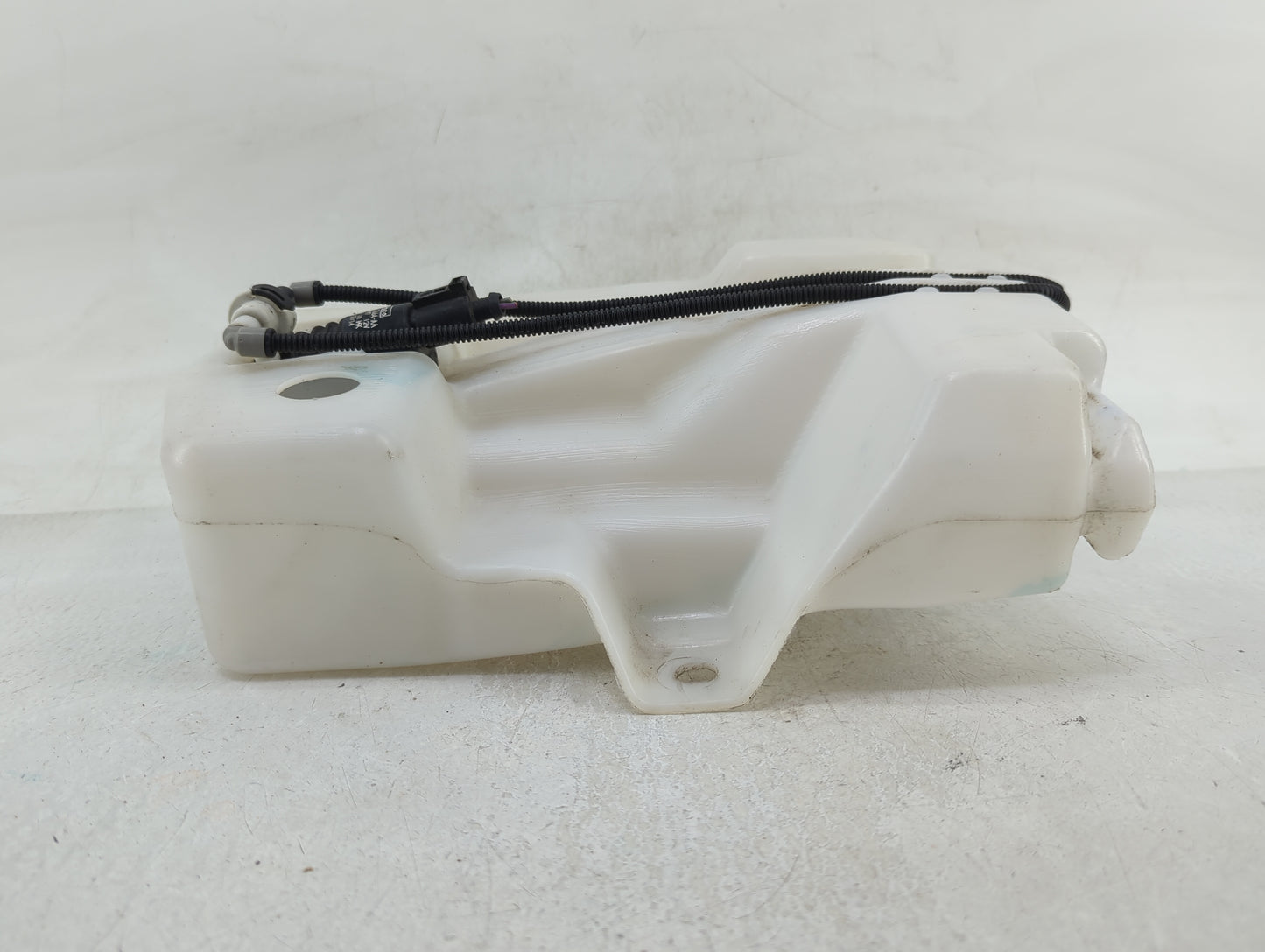 2015-2019 Ford Escape Windshield Washer Fluid Reservoir Bottle Oem - Oemusedautoparts1.com