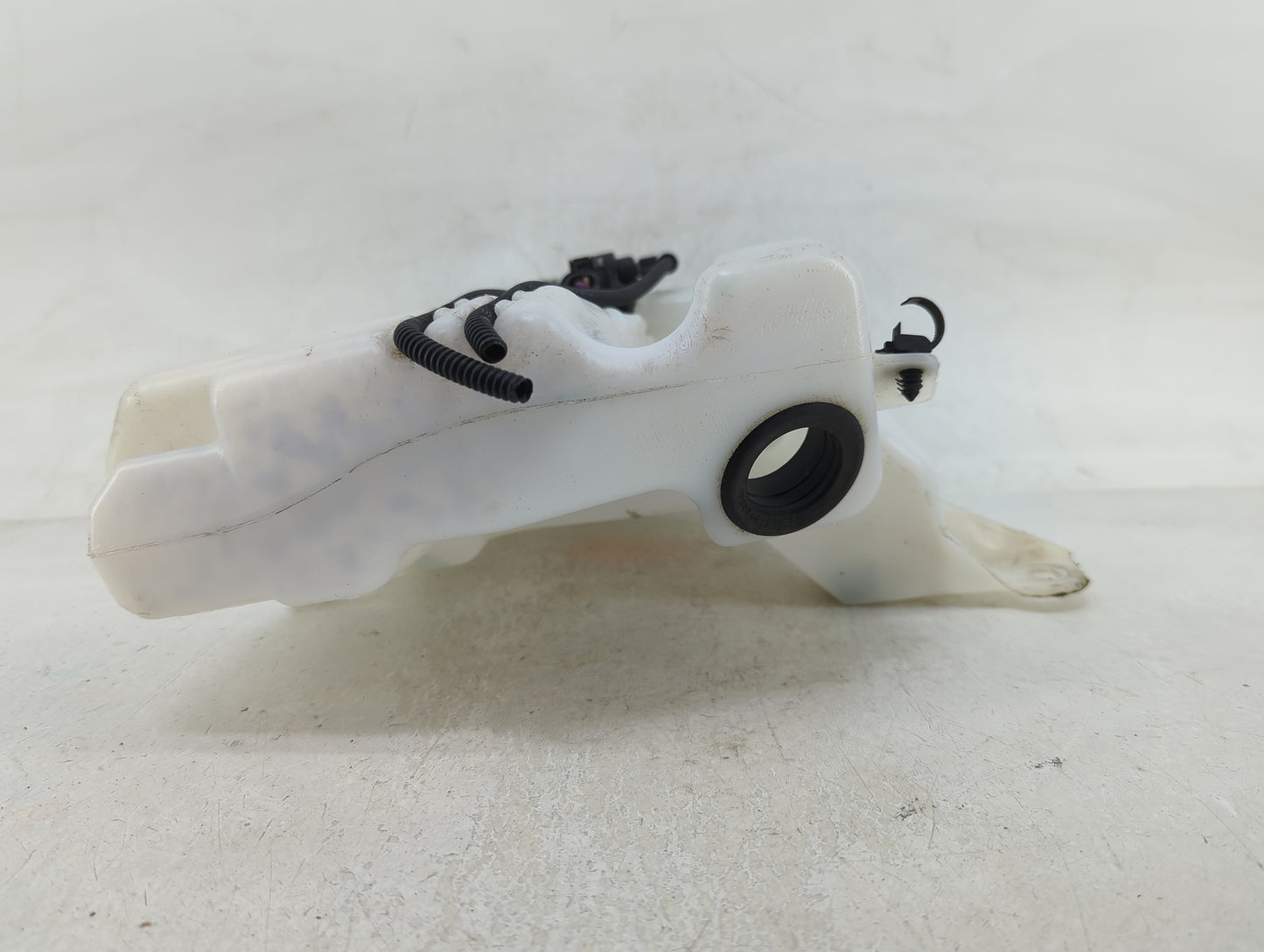 2015-2019 Ford Escape Windshield Washer Fluid Reservoir Bottle Oem - Oemusedautoparts1.com