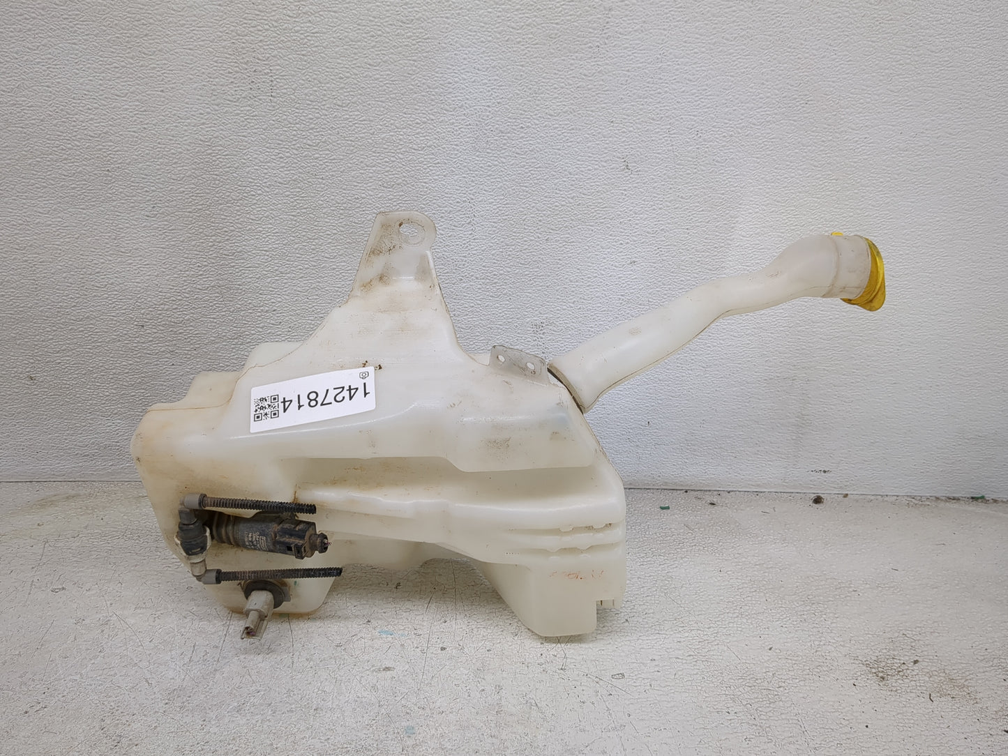 2015-2019 Ford Escape Windshield Washer Fluid Reservoir Bottle Oem - Oemusedautoparts1.com