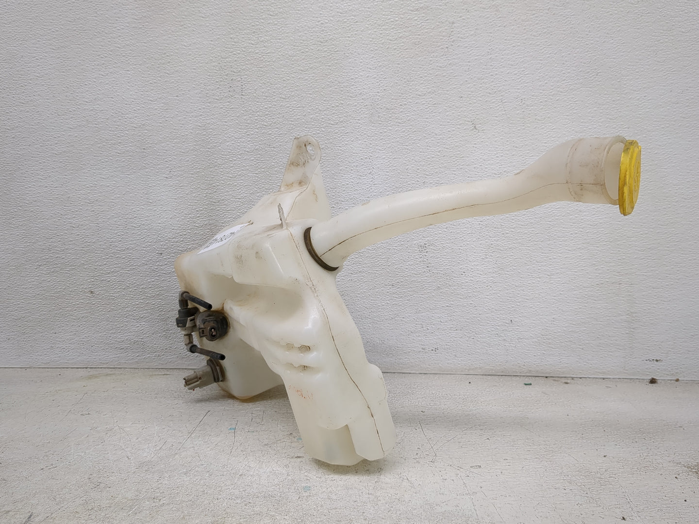 2015-2019 Ford Escape Windshield Washer Fluid Reservoir Bottle Oem - Oemusedautoparts1.com