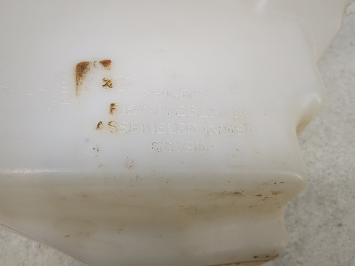 2015-2019 Ford Escape Windshield Washer Fluid Reservoir Bottle Oem - Oemusedautoparts1.com