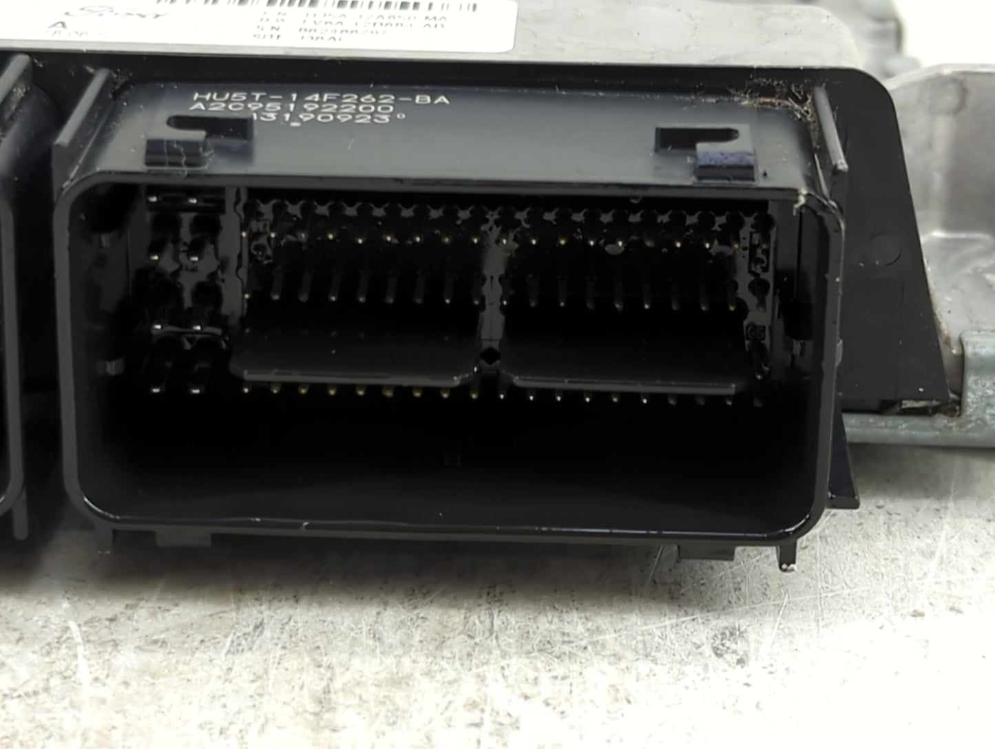 2017-2019 Ford Escape PCM Engine Control Computer ECU ECM PCU OEM P/N:HJ5A-12A650-MA FV6A-12B684-AB Fits Fits 2017 2018 2019
