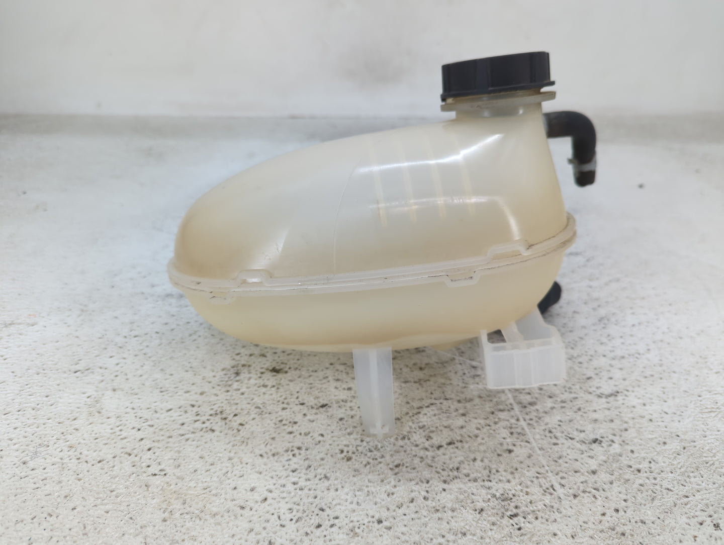 2017-2019 Ford Escape Radiator Coolant Overflow Expansion Tank Bottle - Oemusedautoparts1.com