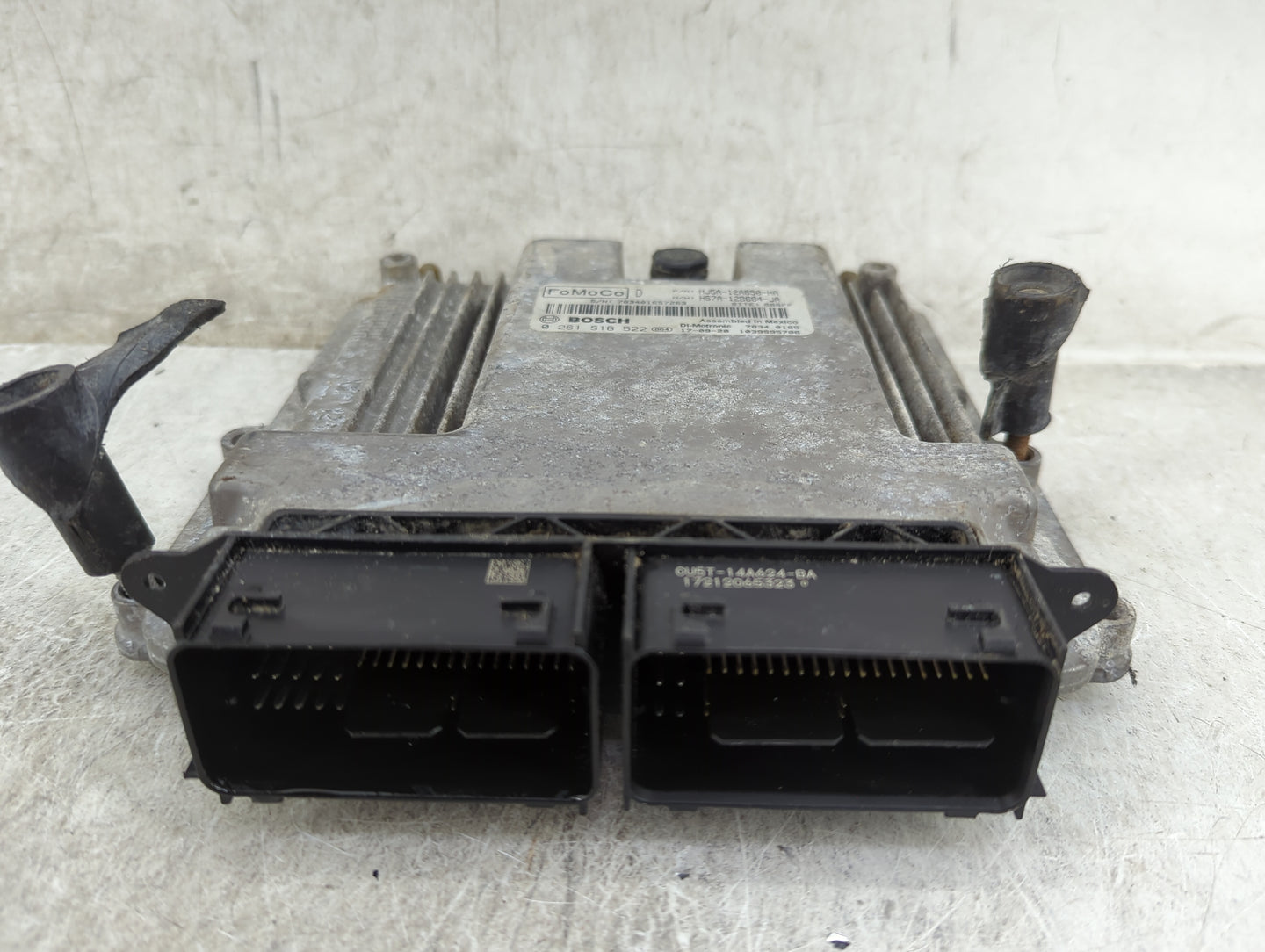 2017-2019 Ford Escape PCM Engine Control Computer ECU ECM PCU OEM P/N:HJ5A-12A650-HA HS7A-12B684-JA Fits Fits 2017 2018 2019