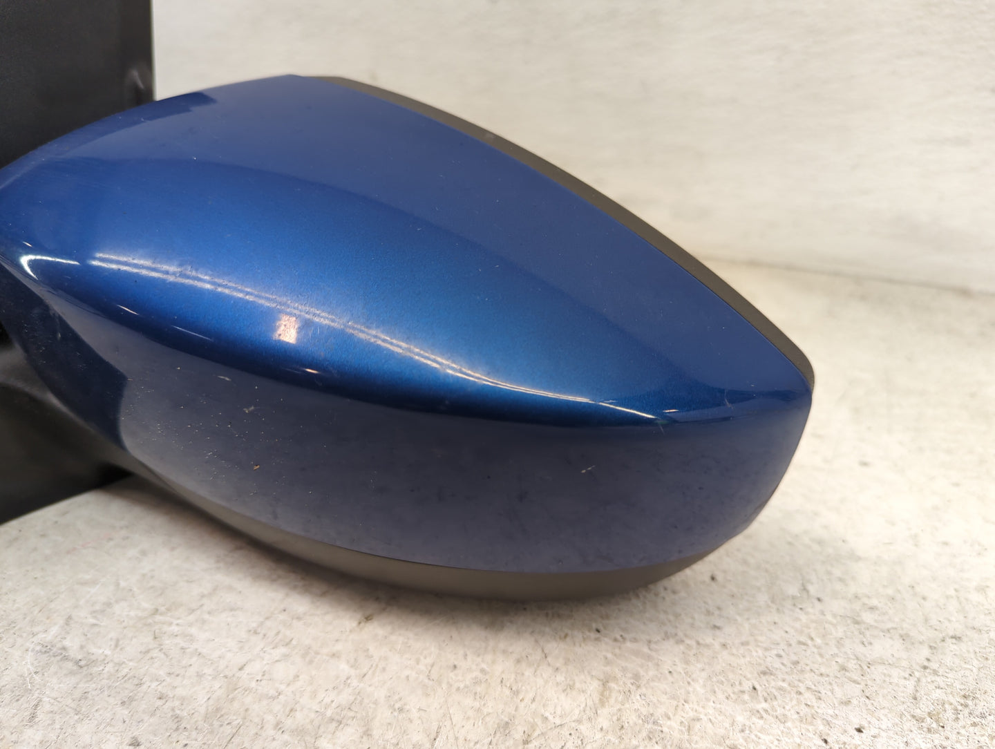 2017-2019 Ford Escape Driver Side View Mirror - Left Door Mirror OEM Used - Oemusedautoparts1.com