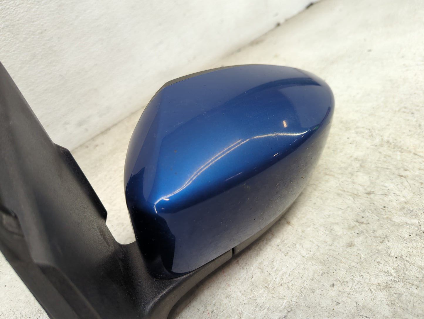 2017-2019 Ford Escape Driver Side View Mirror - Left Door Mirror OEM Used - Oemusedautoparts1.com