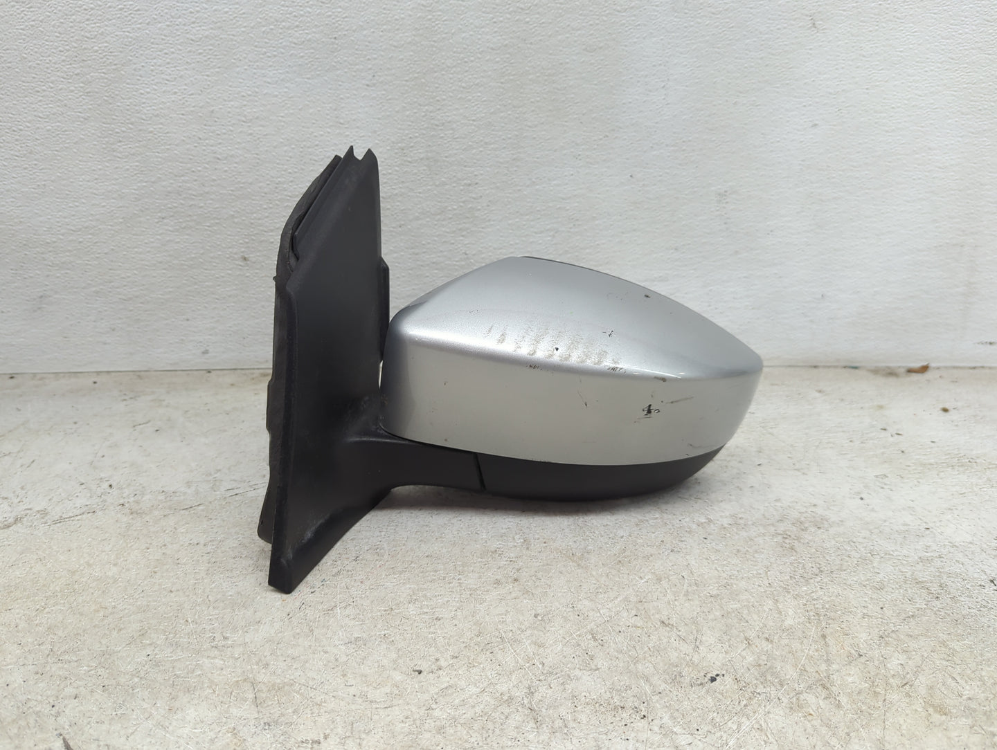 2017-2019 Ford Escape Driver Side View Mirror - Left Door Mirror OEM Used - Oemusedautoparts1.com