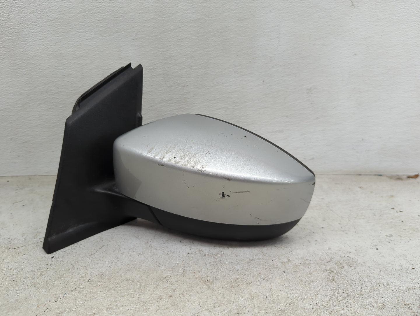 2017-2019 Ford Escape Driver Side View Mirror - Left Door Mirror OEM Used - Oemusedautoparts1.com