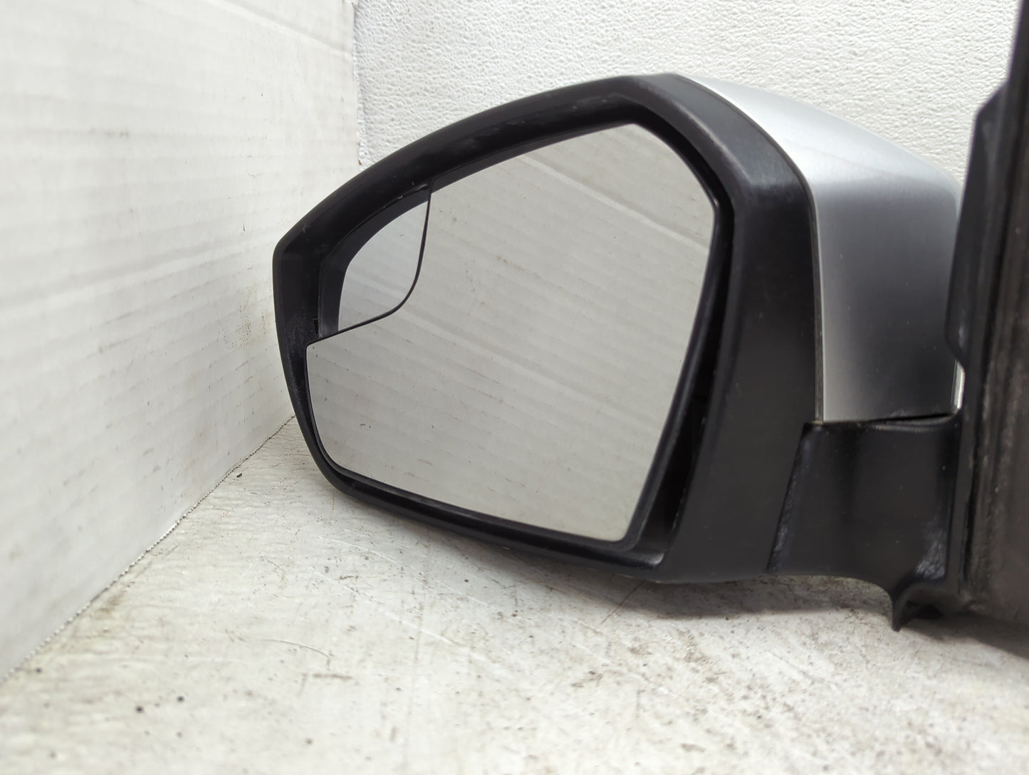 2017-2019 Ford Escape Driver Side View Mirror - Left Door Mirror OEM Used - Oemusedautoparts1.com