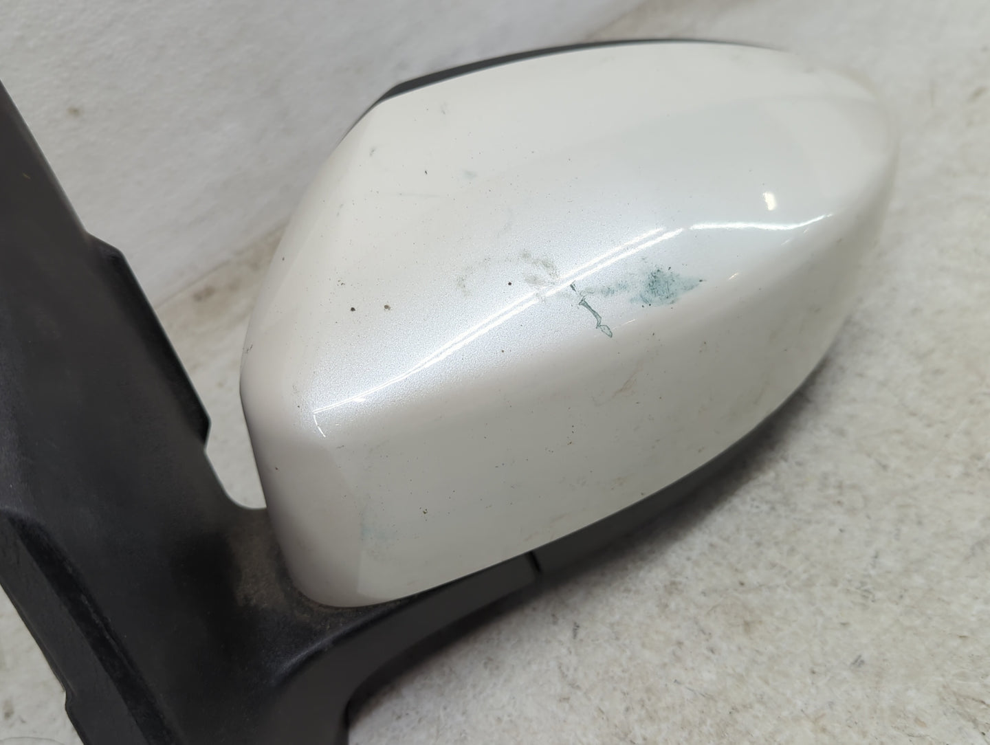 2017-2019 Ford Escape Driver Side View Mirror - Left Door Mirror OEM Used - Oemusedautoparts1.com