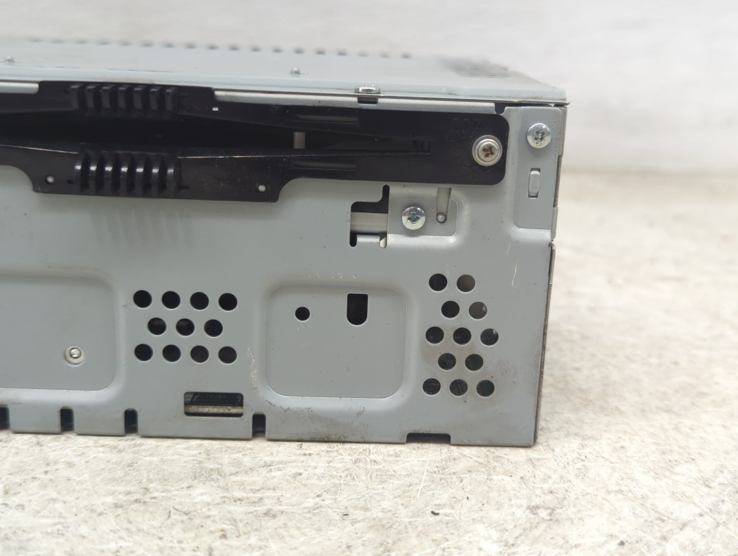 2015-2019 Ford Escape Radio AM FM Cd Player Receiver Replacement P/N:GJ5T-19C107-DE CJ5T-19C107-GA Fits OEM Used Auto Parts 