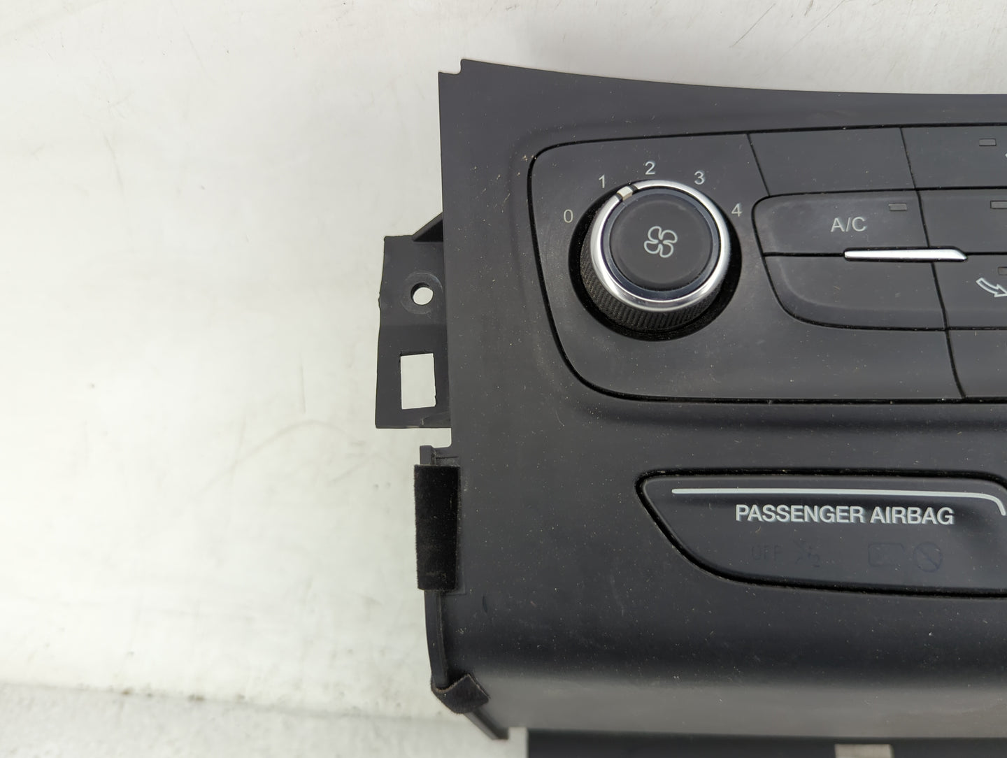 2017-2019 Ford Escape Climate Control Module Temperature AC/Heater Replacement P/N:GJ5T-19980-AH F1ET 18549 Fits OEM Used Au