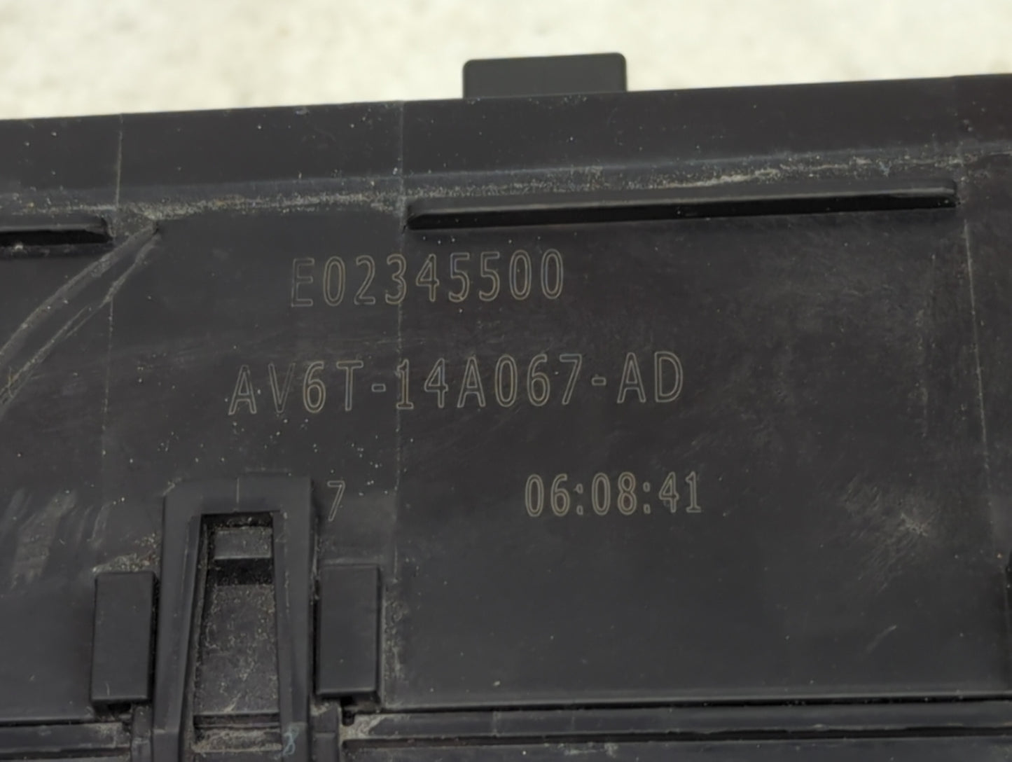 2018 Ford Escape Fusebox Fuse Box Panel Relay Module P/N:AV6T-14A067-AD 8T2T-14B192-BA Fits OEM Used Auto Parts - Oemusedaut