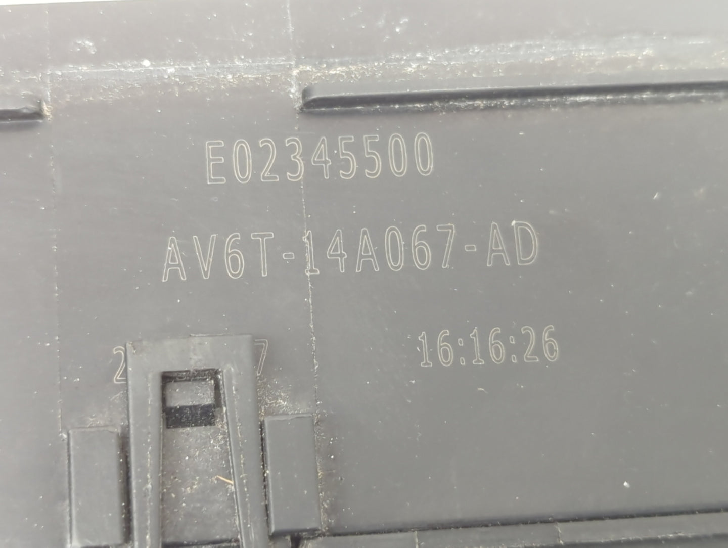 2018 Ford Escape Fusebox Fuse Box Panel Relay Module P/N:AV6T-14A067-AD E02345500, 8T2T-14B192-BA Fits OEM Used Auto Parts -