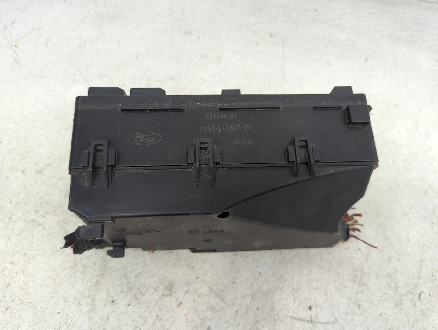 2018 Ford Escape Fusebox Fuse Box Panel Relay Module P/N:AV6T-14A067-AD E02345500, 8T2T-14B192-BA Fits OEM Used Auto Parts -